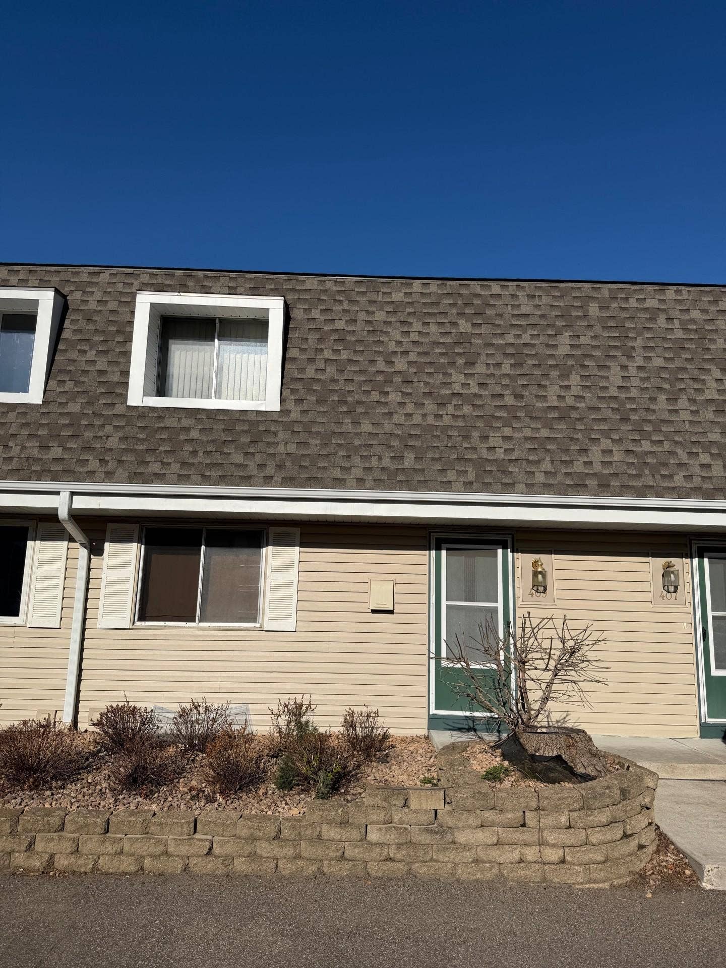 409 Dorland Place, Maplewood, MN 55119 Dorland Front.jpg