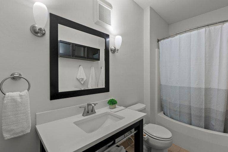 4500 Chicago Avenue S, #110, 66, Minneapolis, MN 55407 017_dsc03935_69.jpg