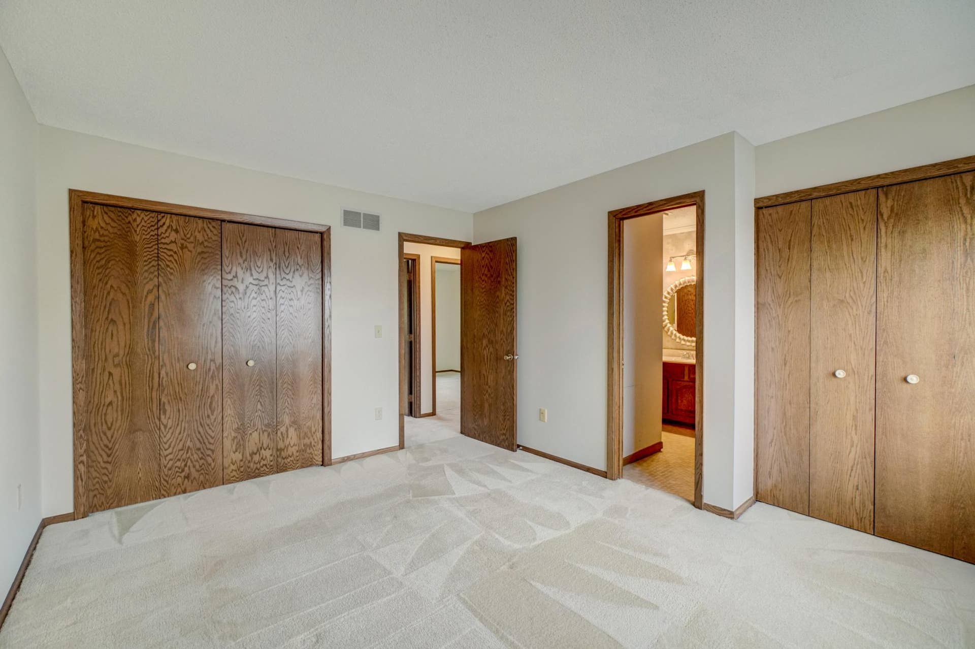 2174 Tower Court, Woodbury, MN 55125 2174 Tower Court-44.jpg