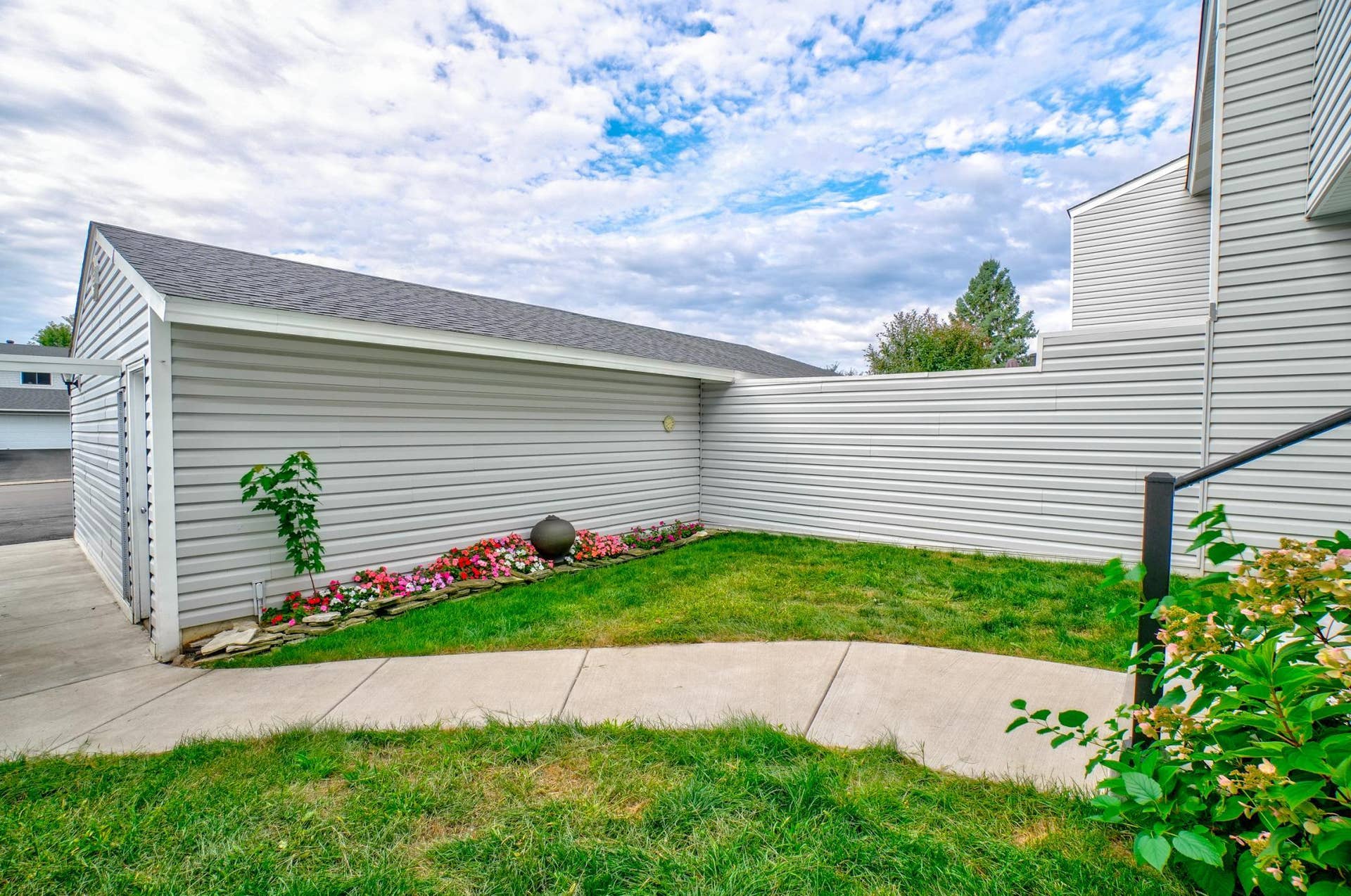 2174 Tower Court, Woodbury, MN 55125 2174 Tower Court-7.jpg