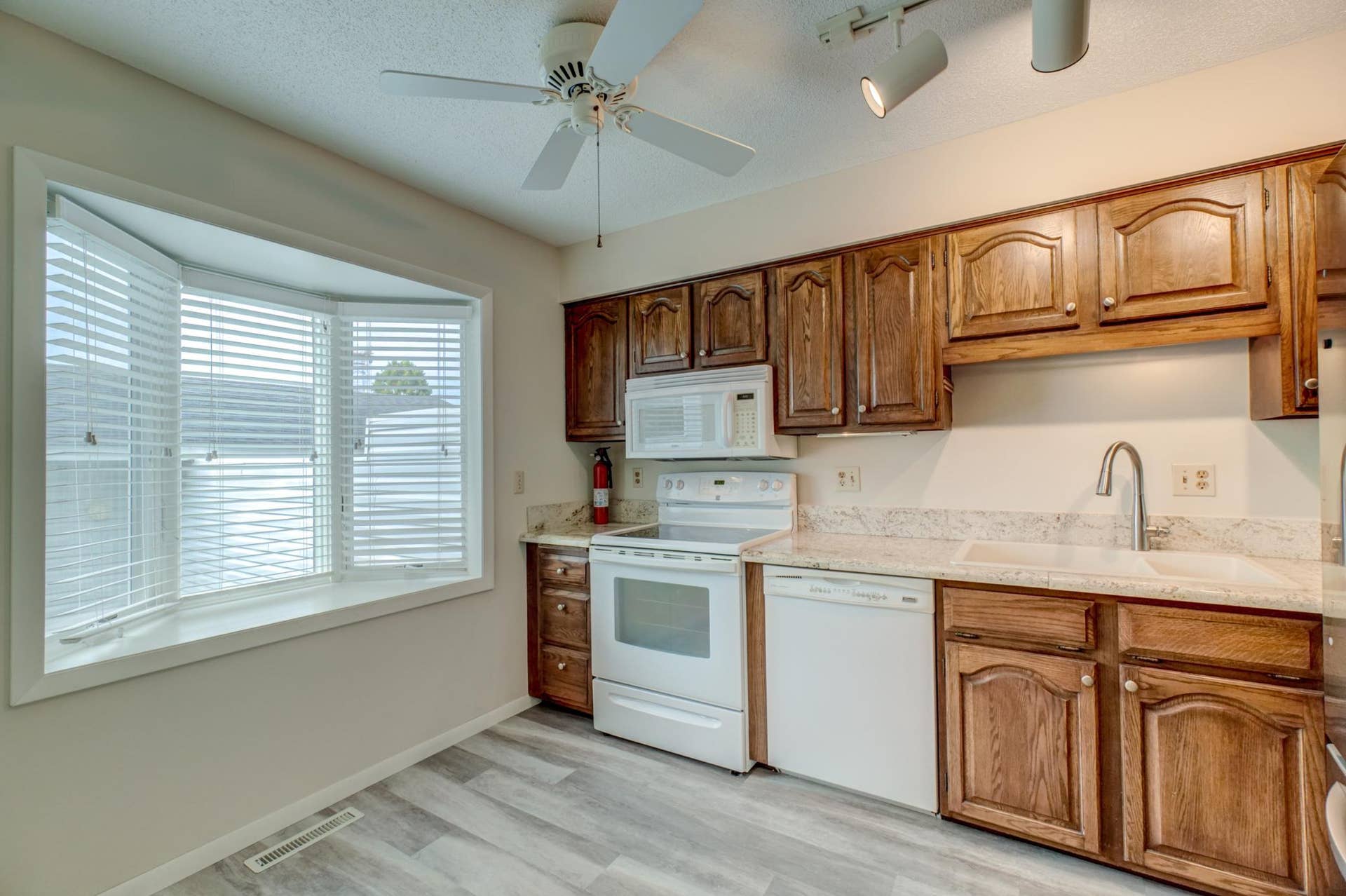 2174 Tower Court, Woodbury, MN 55125 2174 Tower Court-12.jpg
