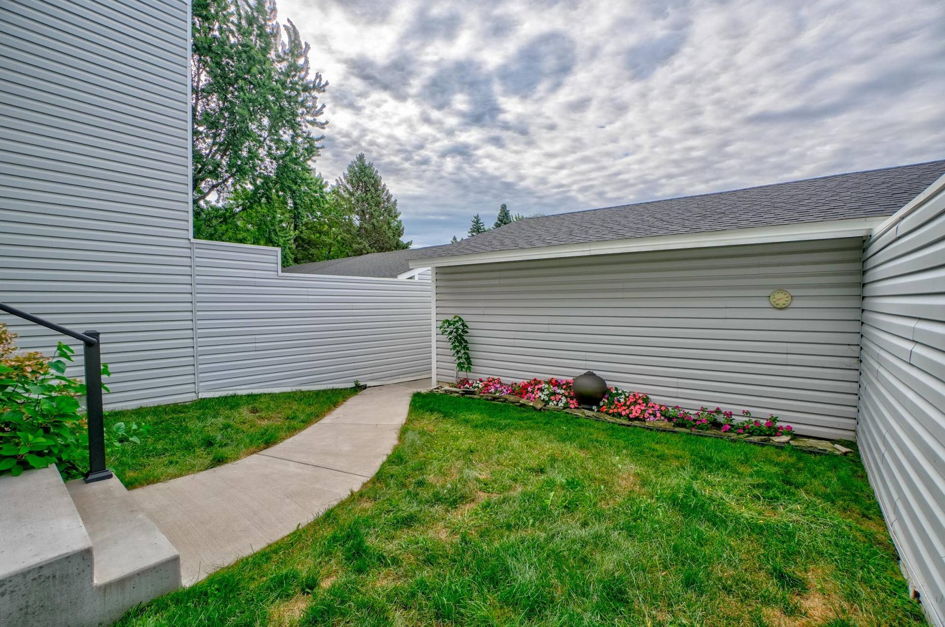 2174 Tower Court, Woodbury, MN 55125 2174 Tower Court-6.jpg