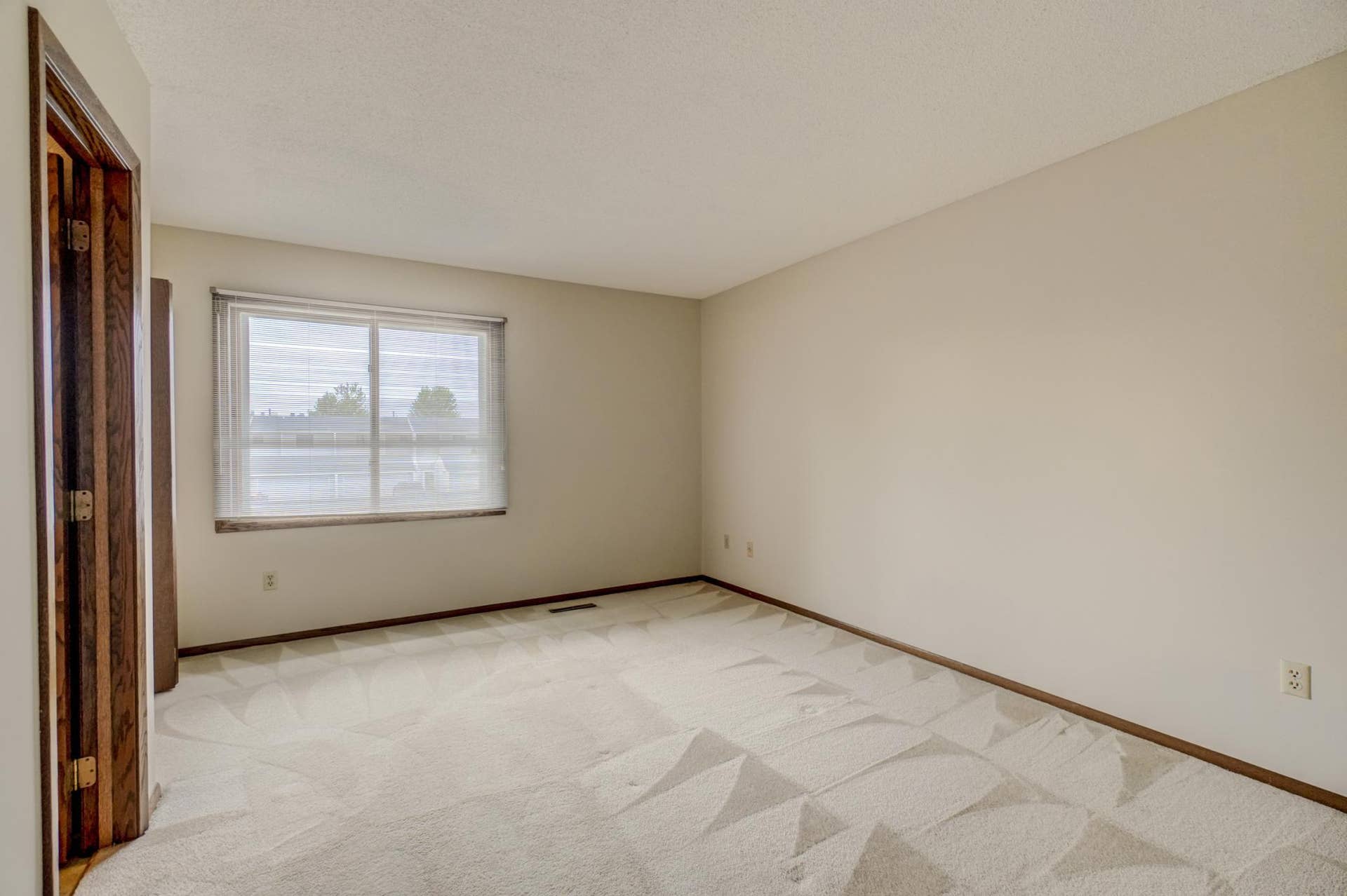 2174 Tower Court, Woodbury, MN 55125 2174 Tower Court-41.jpg