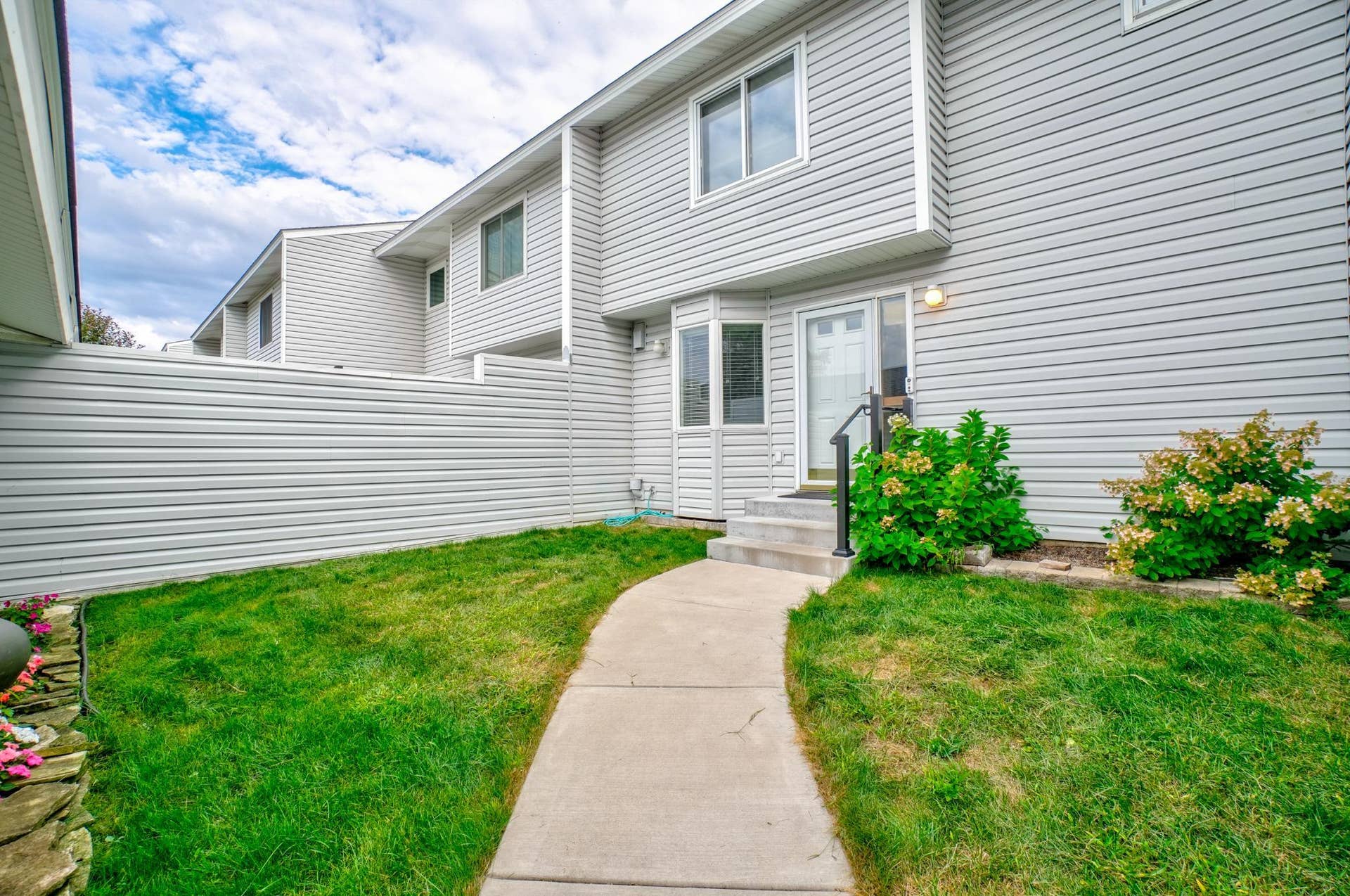 2174 Tower Court, Woodbury, MN 55125 2174 Tower Court-3.jpg