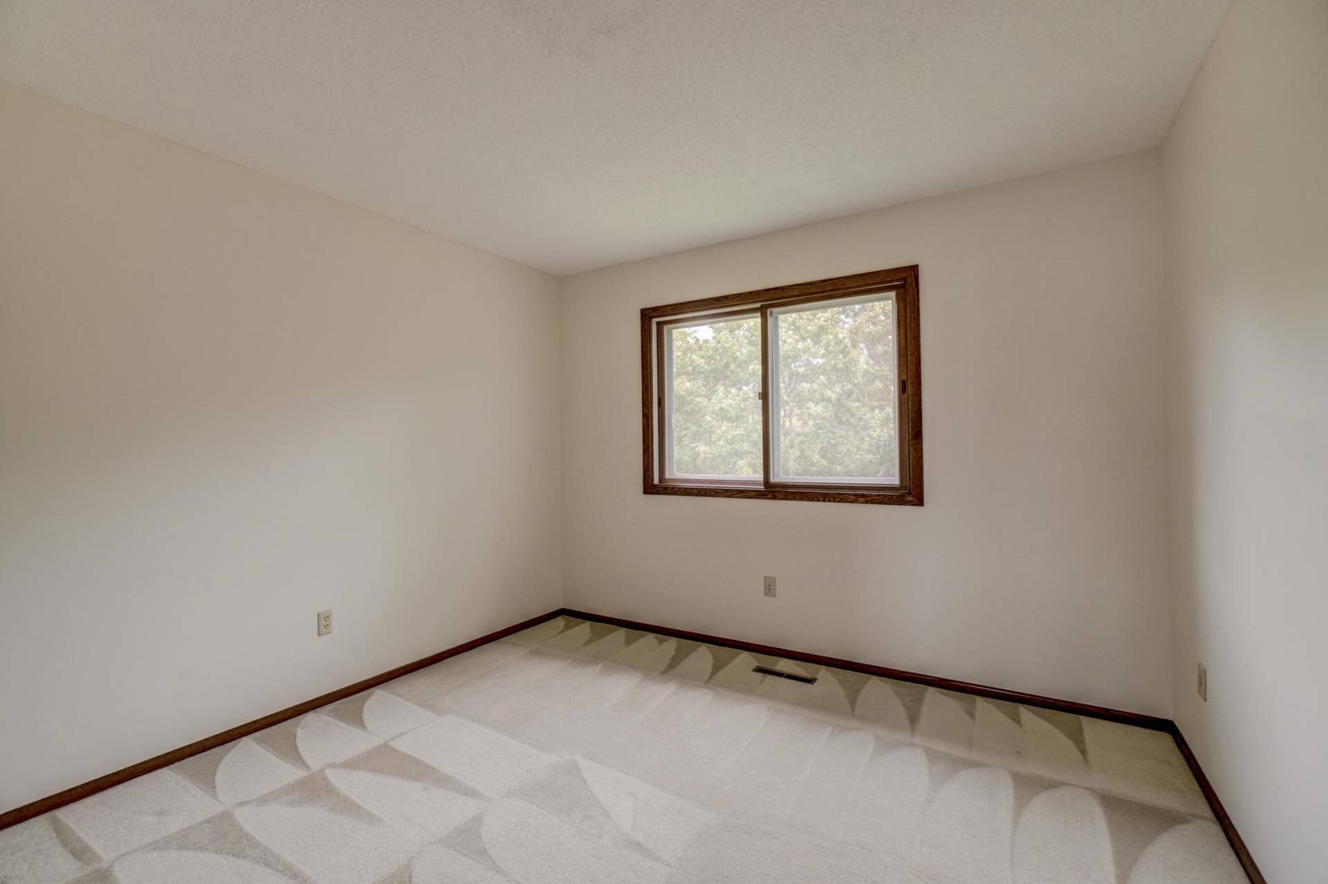 2174 Tower Court, Woodbury, MN 55125 2174 Tower Court-38.jpg