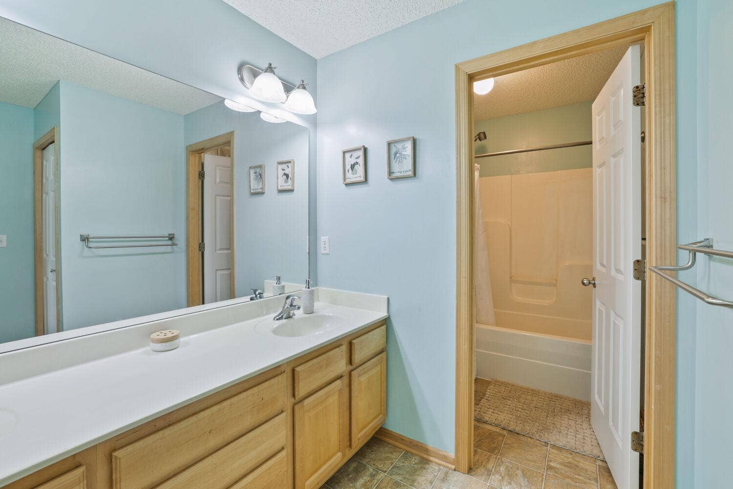 3033 Chamberlain Street N, #4, Maplewood, MN 55109 3033 Chamberlain Street N, #4, Maplewood, MN 55109