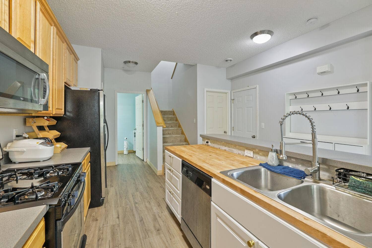 3033 Chamberlain Street N, #4, Maplewood, MN 55109 3033 Chamberlain Street N, #4, Maplewood, MN 55109