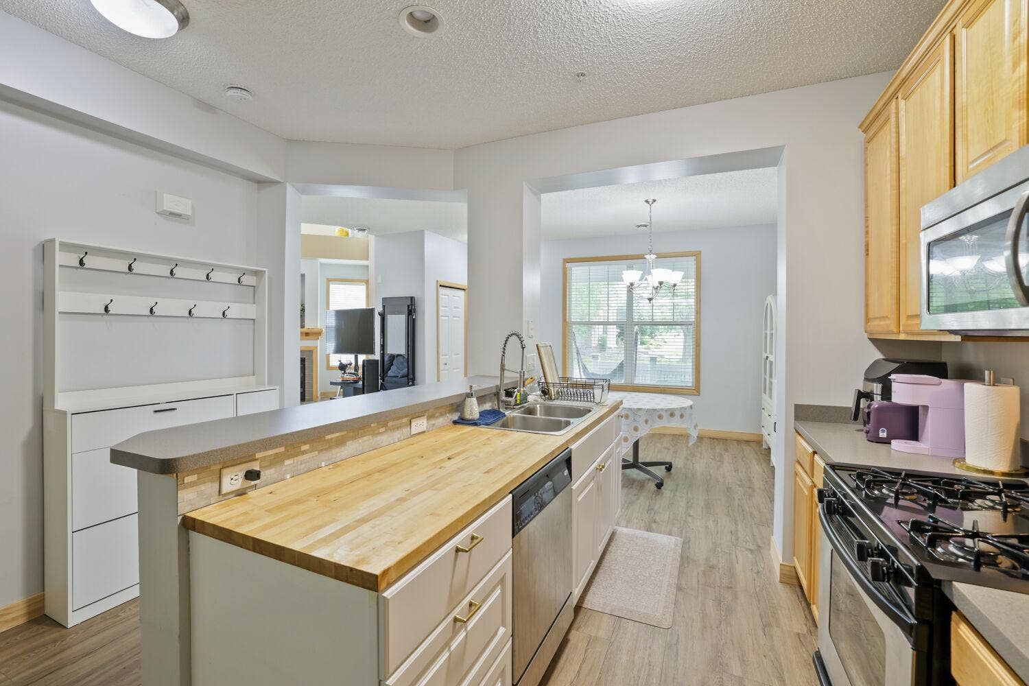 3033 Chamberlain Street N, #4, Maplewood, MN 55109 3033 Chamberlain Street N, #4, Maplewood, MN 55109