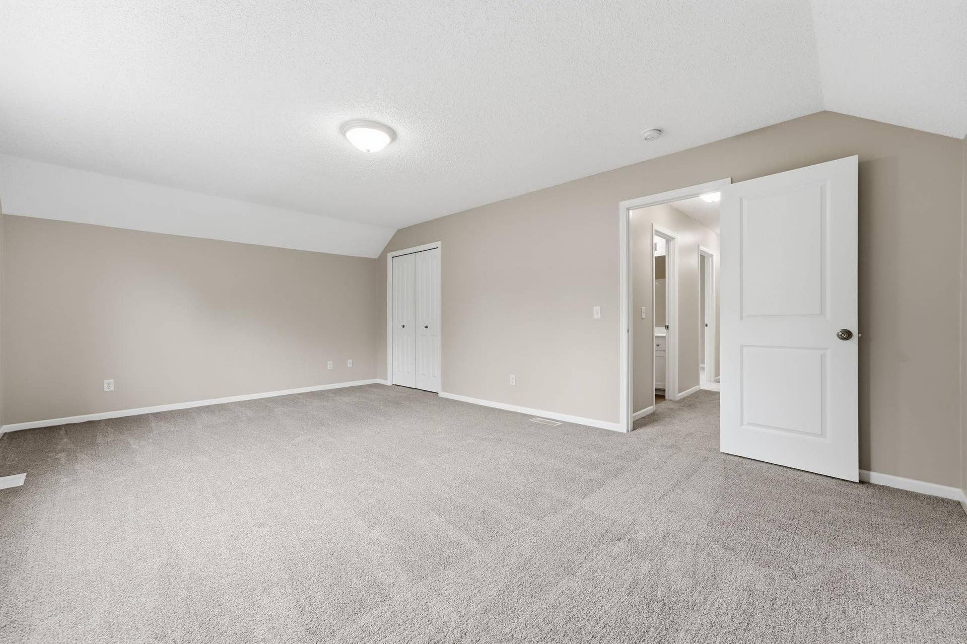 3012 Cottage Lane N, Maplewood, MN 55109 31-web-or-mls-DSC03568.jpg