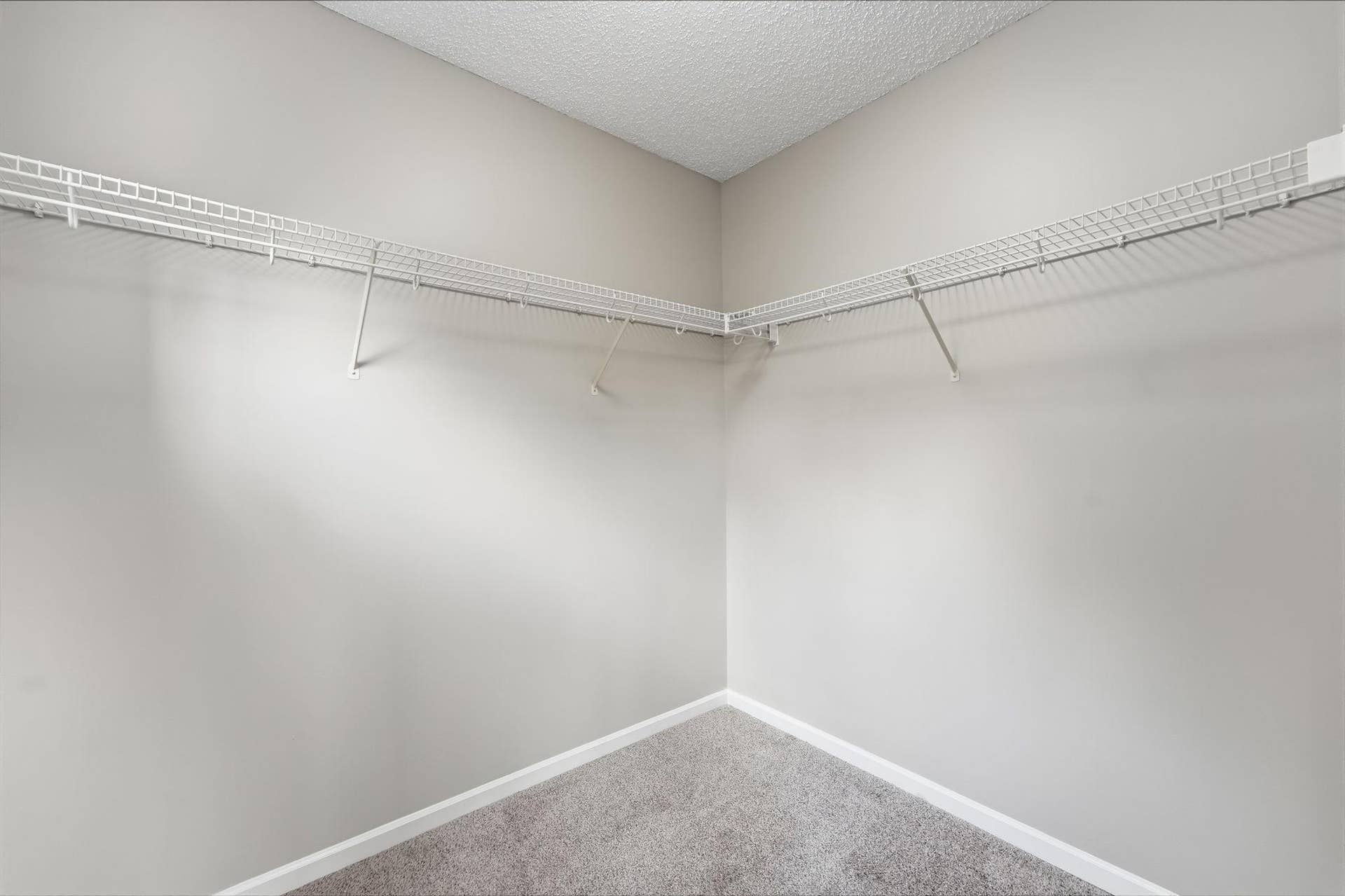 3012 Cottage Lane N, Maplewood, MN 55109 24-web-or-mls-DSC03553.jpg