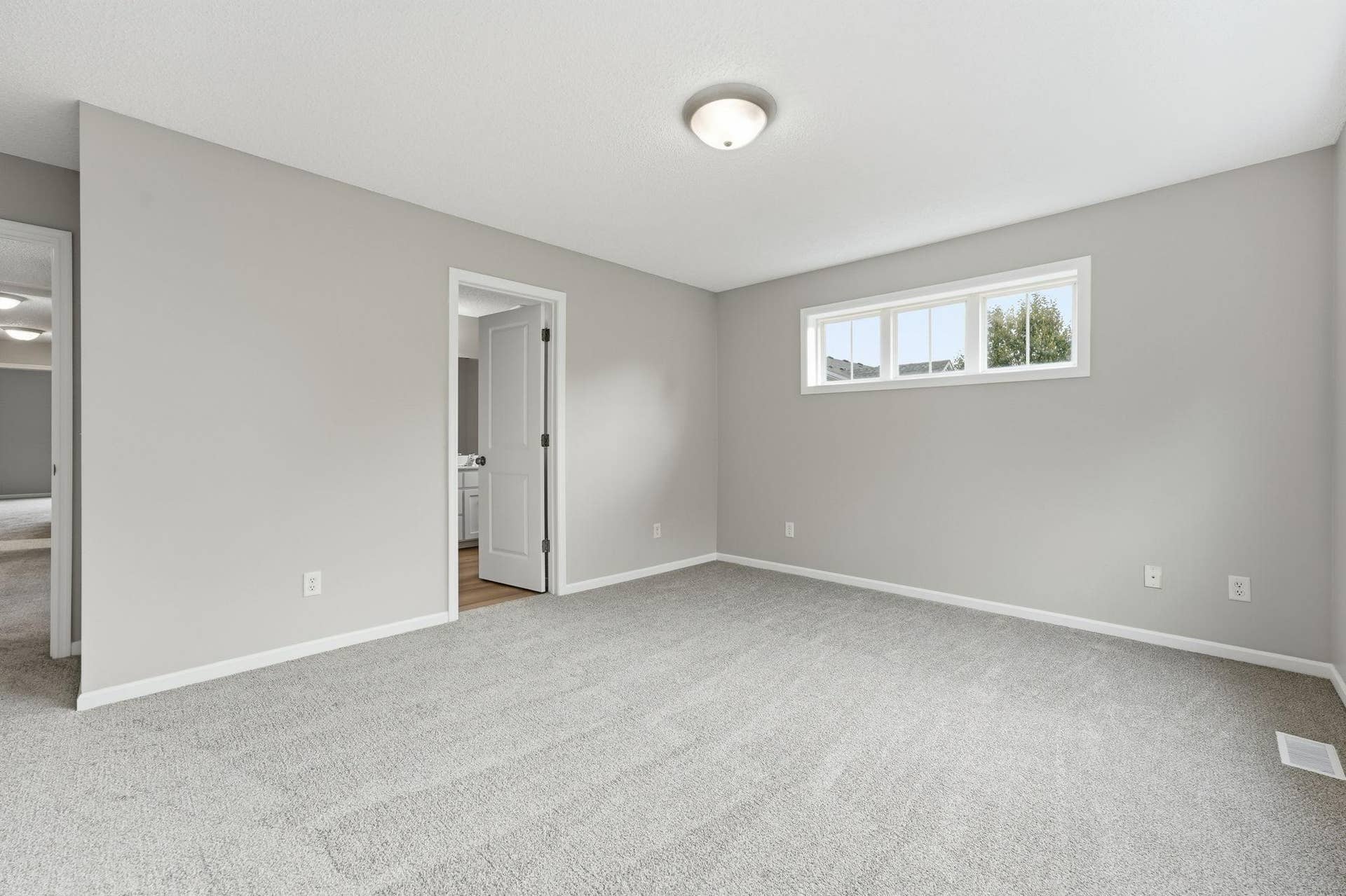 3012 Cottage Lane N, Maplewood, MN 55109 20-web-or-mls-DSC03538.jpg