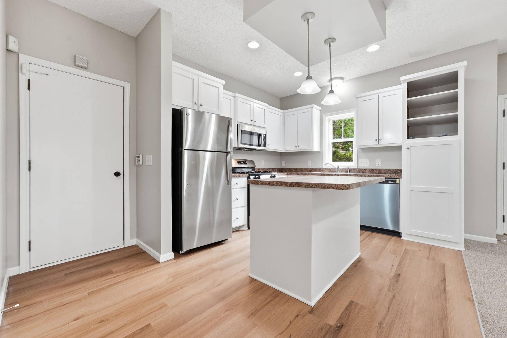 3012 Cottage Lane N, Maplewood, MN 55109 9-web-or-mls-DSC03508.jpg