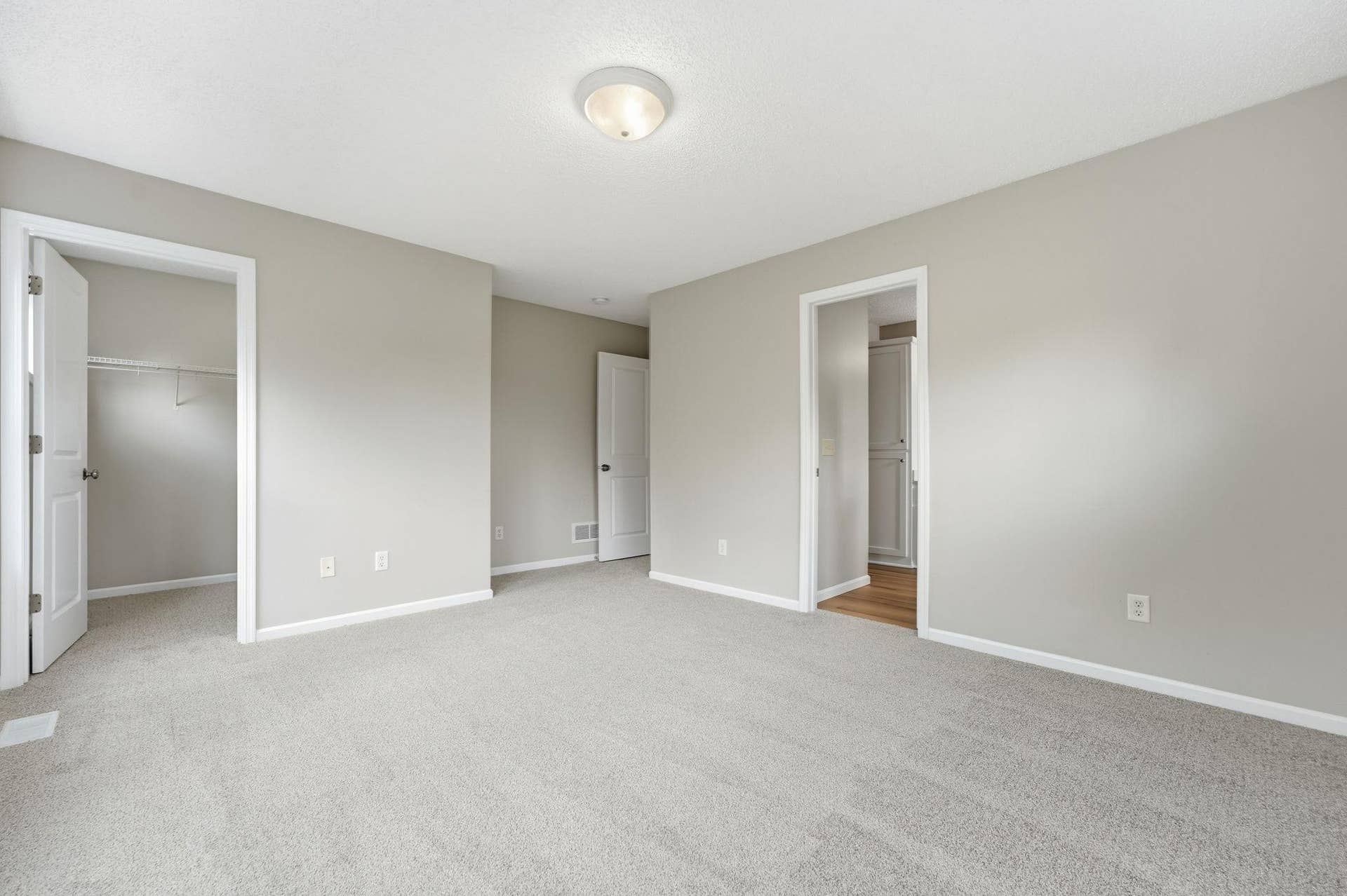 3012 Cottage Lane N, Maplewood, MN 55109 19-web-or-mls-DSC03535.jpg