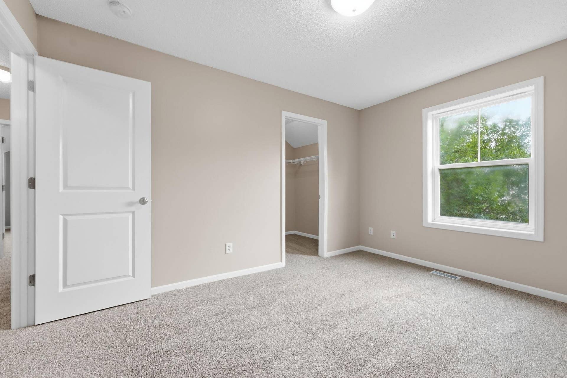 3012 Cottage Lane N, Maplewood, MN 55109 27-web-or-mls-DSC03559.jpg