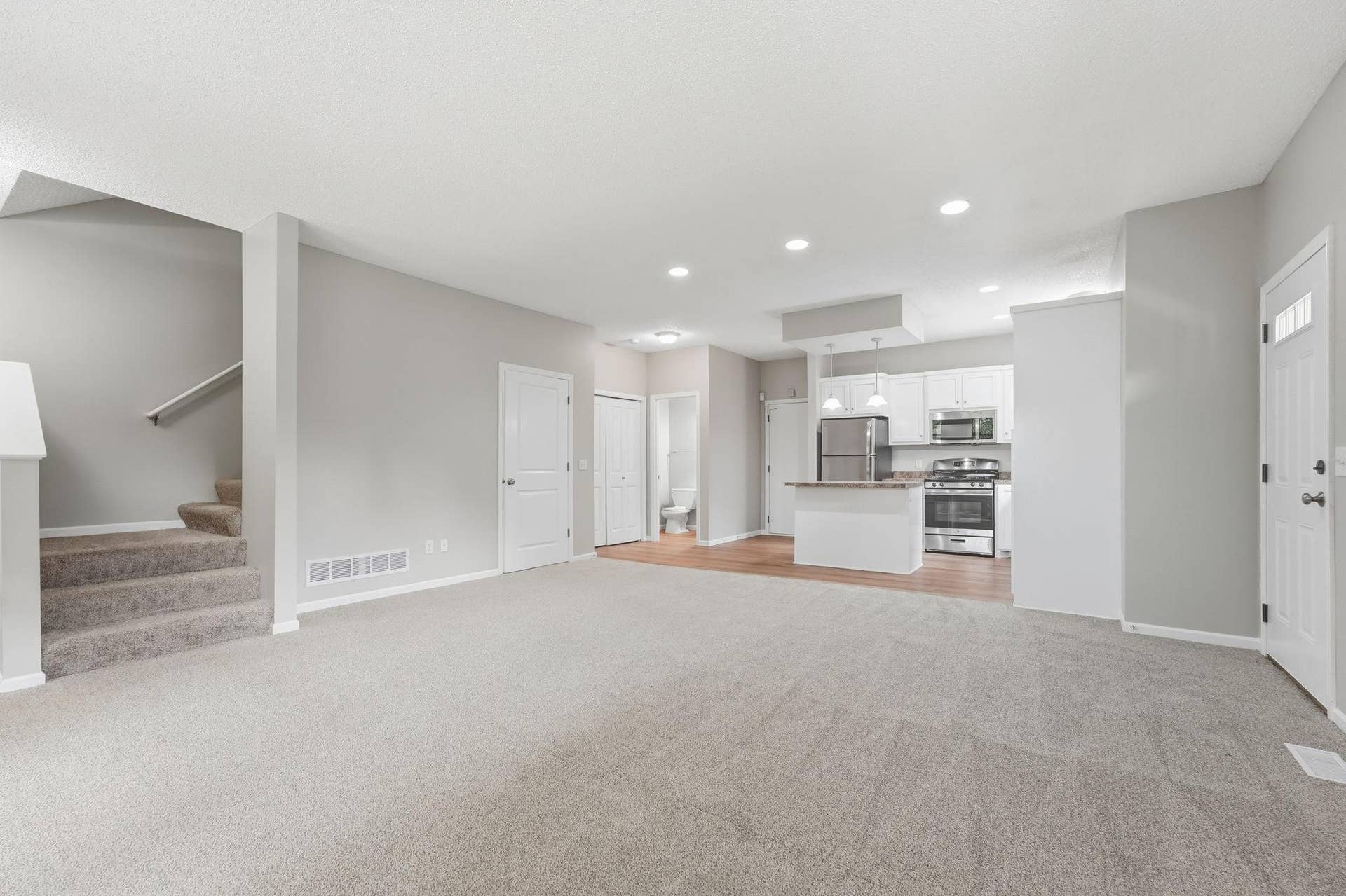 3012 Cottage Lane N, Maplewood, MN 55109 7-web-or-mls-DSC03502.jpg