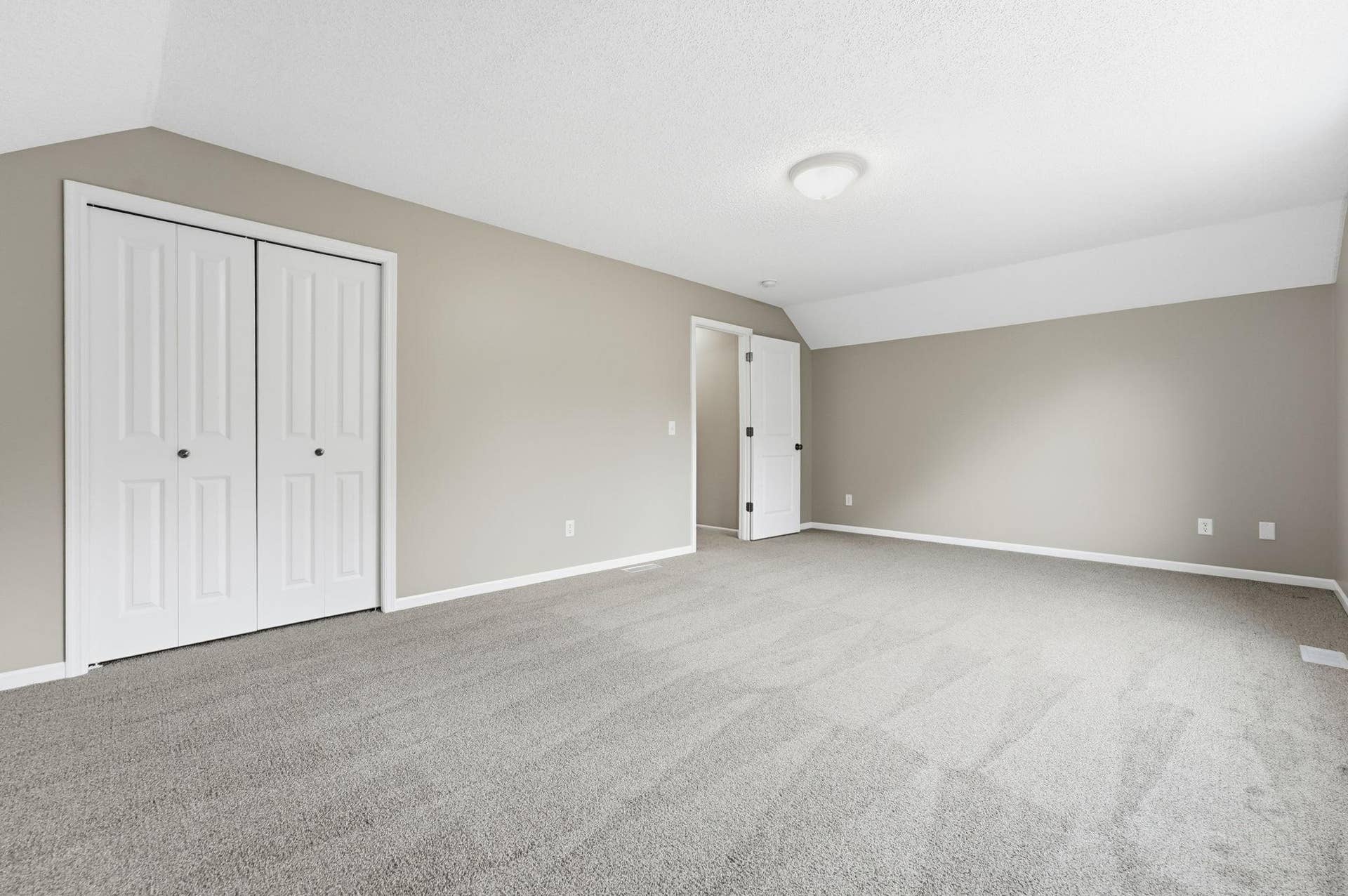 3012 Cottage Lane N, Maplewood, MN 55109 32-web-or-mls-DSC03571.jpg