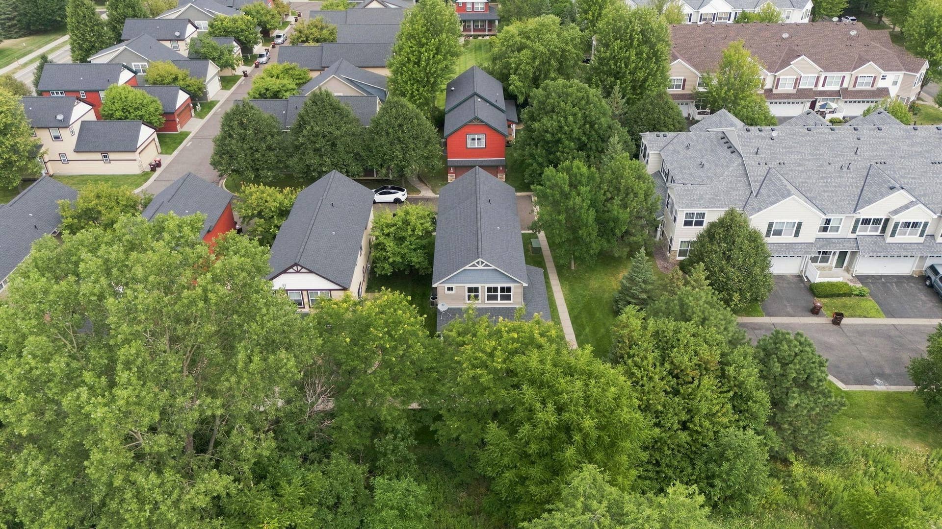 3012 Cottage Lane N, Maplewood, MN 55109 50-web-or-mls-DJI_20260729114822_0484_D.jpg