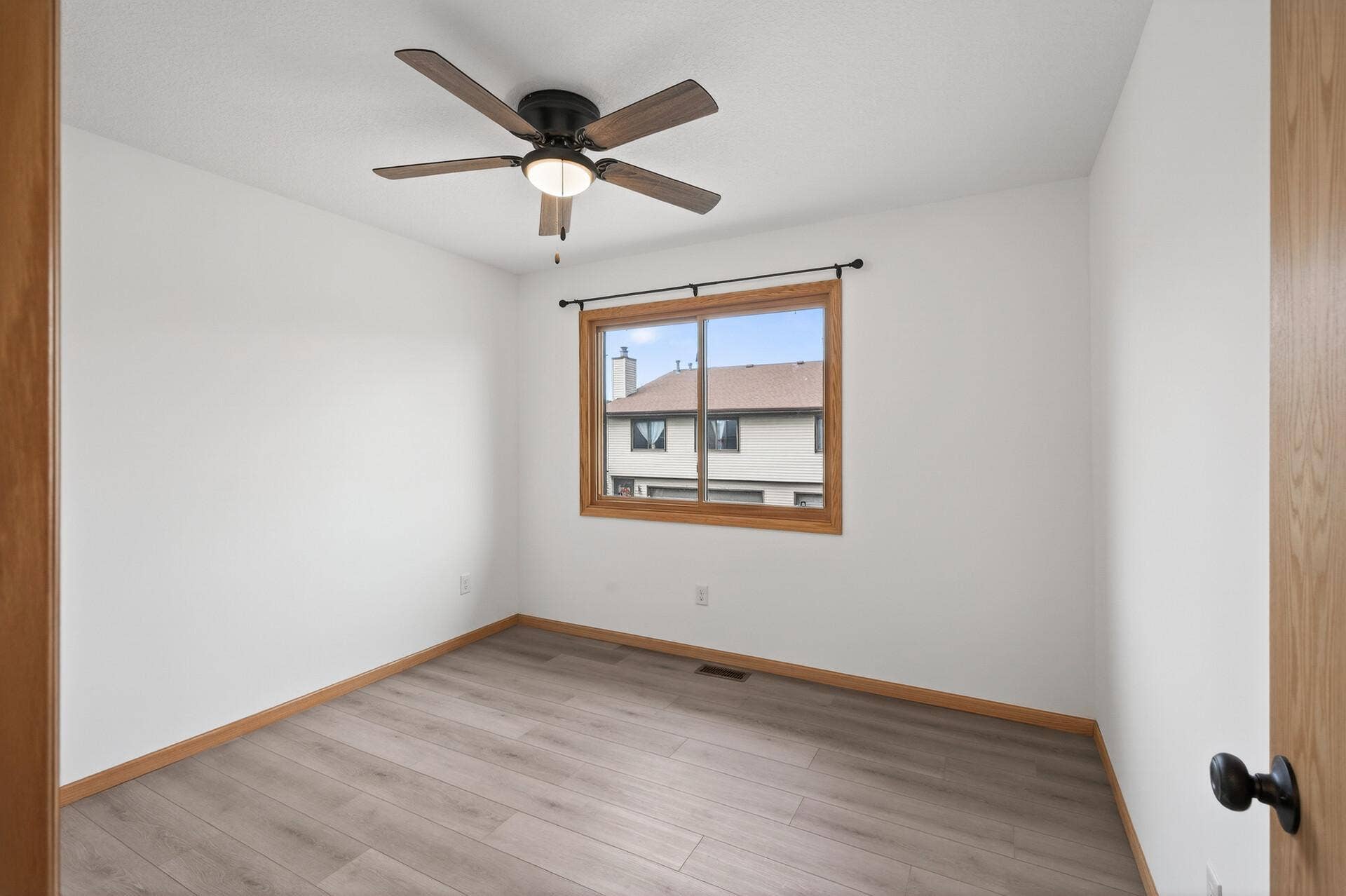 5127 84th Court N, Brooklyn Park, MN 55443 5127 84th Court N, Brooklyn Park, MN 55443