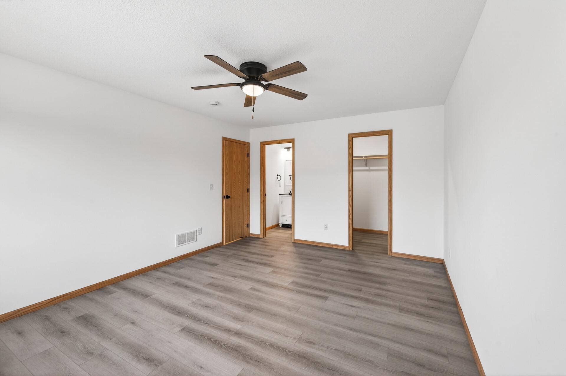5127 84th Court N, Brooklyn Park, MN 55443 5127 84th Court N, Brooklyn Park, MN 55443