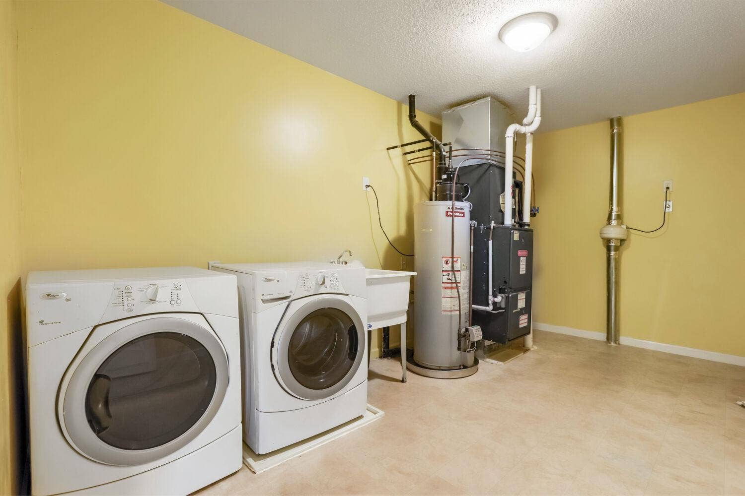 4903 Hamlet Avenue N, Oakdale, MN 55128 4903 Hamlet Ave N - Web Quality - 029 - 26 Laundry Room.jpg