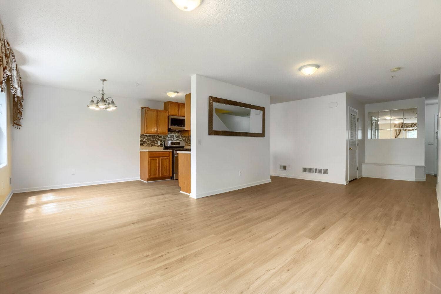 4903 Hamlet Avenue N, Oakdale, MN 55128 4903 Hamlet Ave N - Web Quality - 012 - 09 Living Room.jpg
