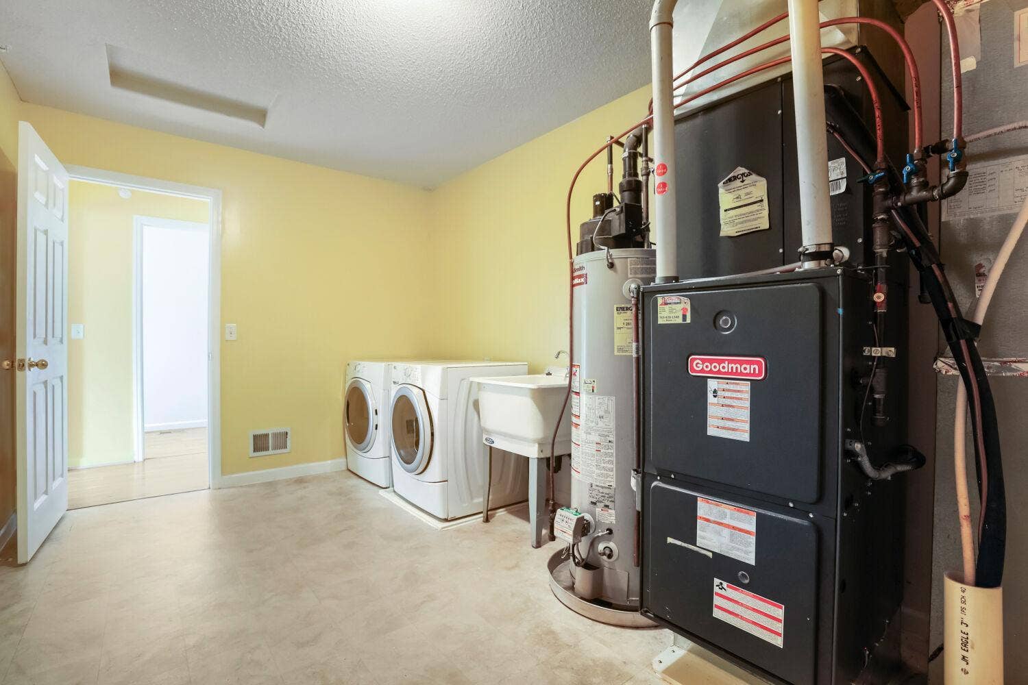 4903 Hamlet Avenue N, Oakdale, MN 55128 4903 Hamlet Ave N - Web Quality - 030 - 27 Laundry Room.jpg