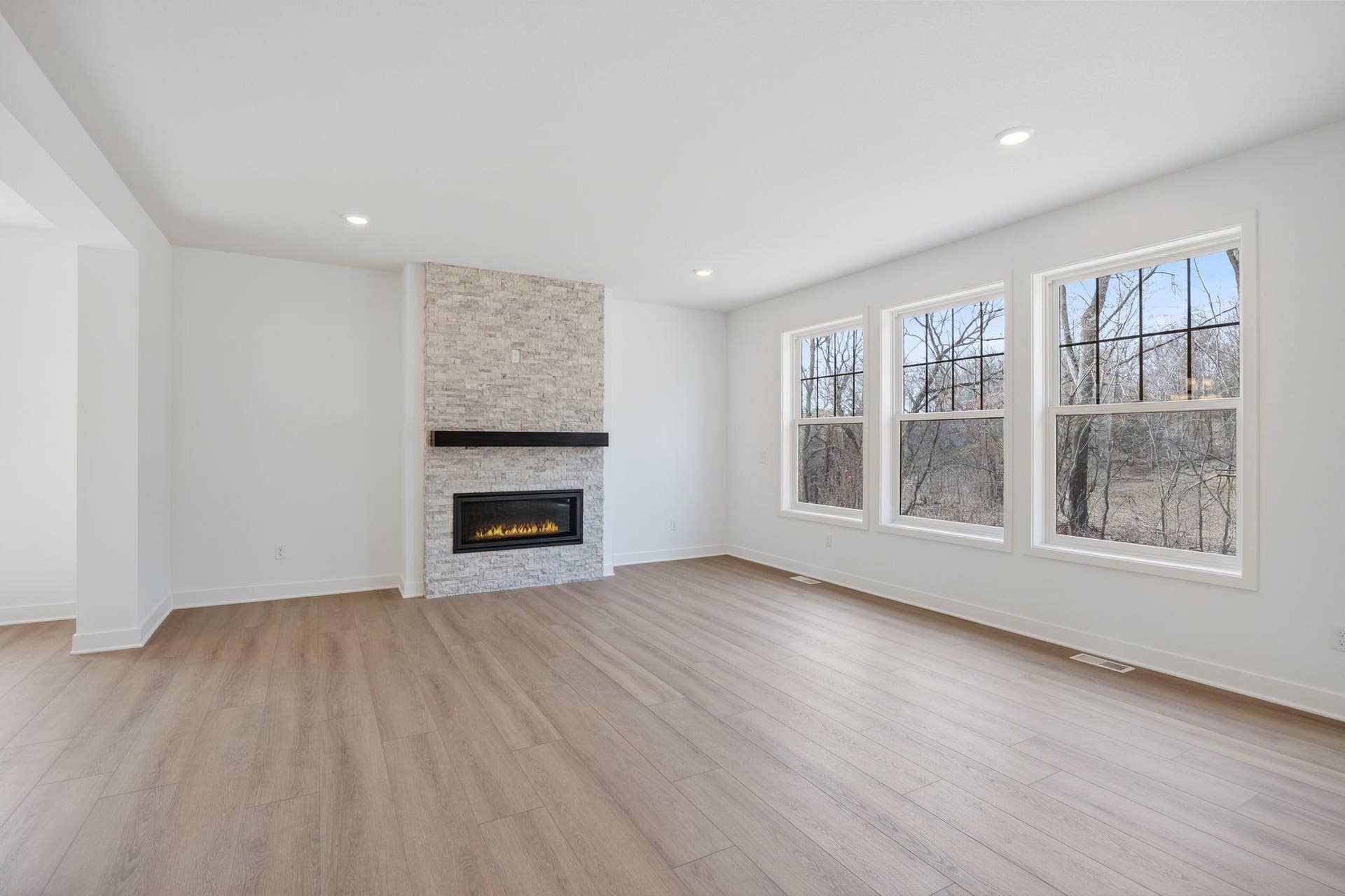 11180 Masters Street N, Lake Elmo, MN 55042 (Photo of a similar home, actual finishes may vary) Thoughtfully designed, the Great Room provides an inviting atmosphere that is excellent for relaxation, recreation and entertainment with loved ones.