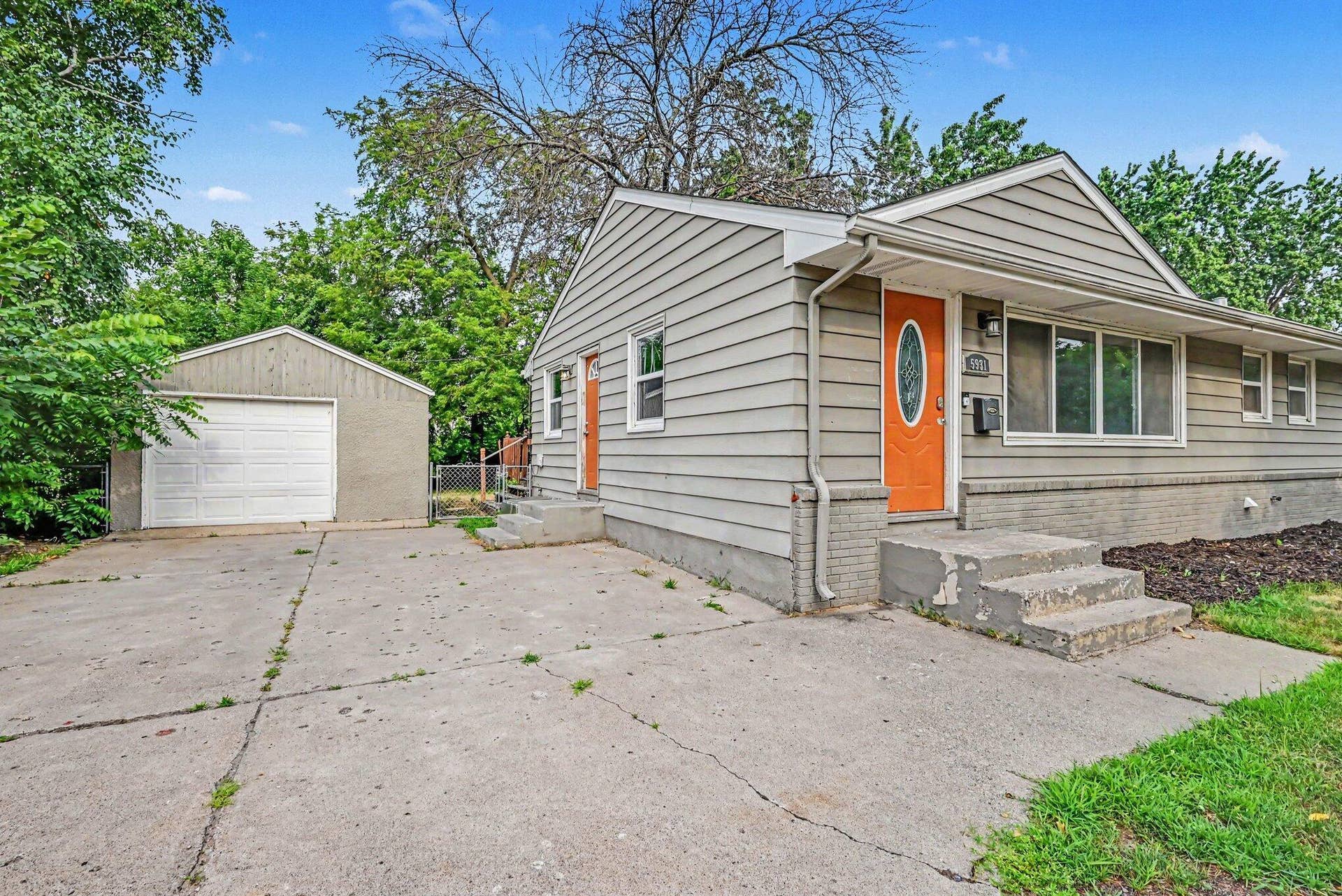 5931 Zenith Avenue N, Brooklyn Center, MN 55429 02_beyc6a6a781090901.jpg