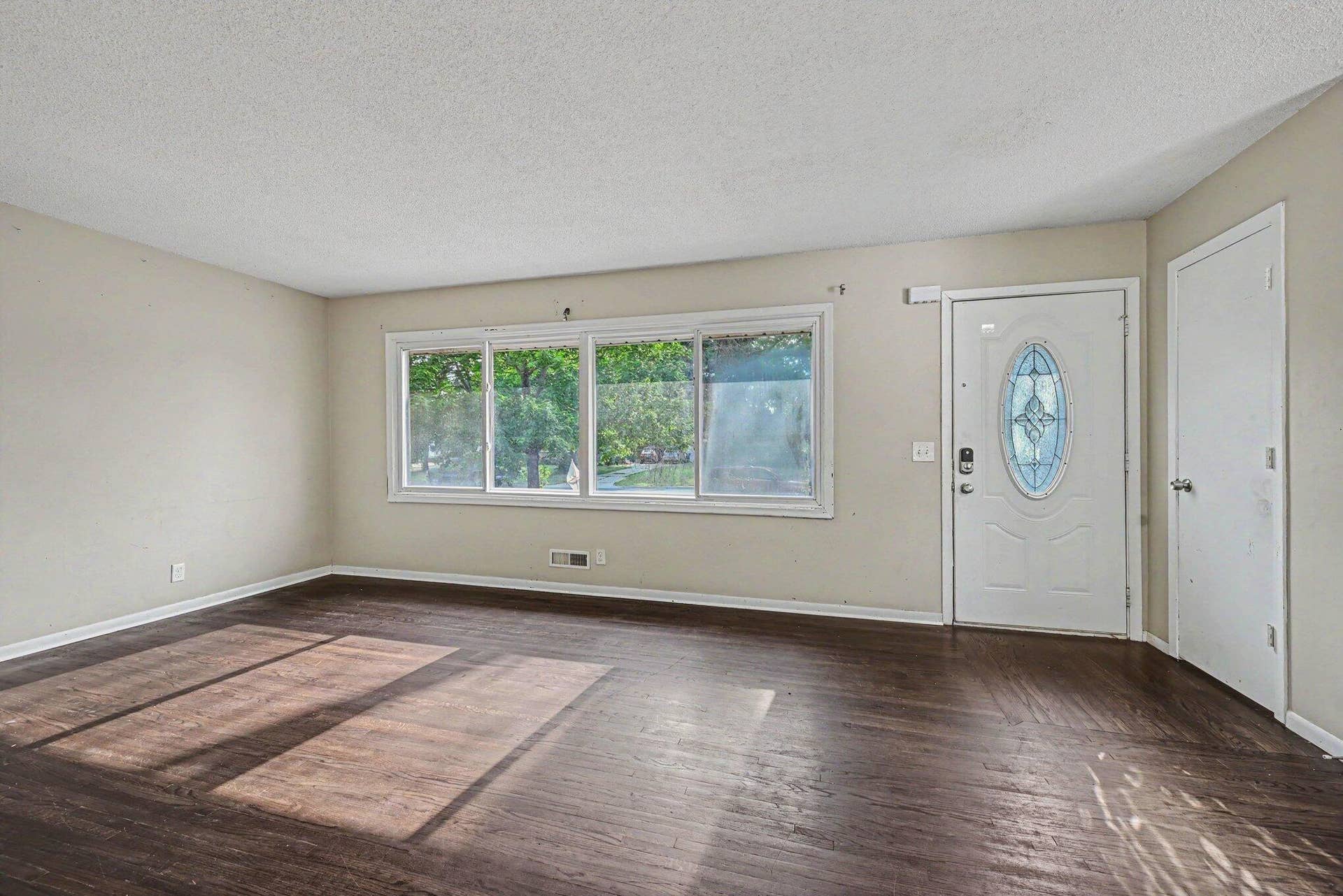 5931 Zenith Avenue N, Brooklyn Center, MN 55429 11_beyc6a6a78793235d.jpg