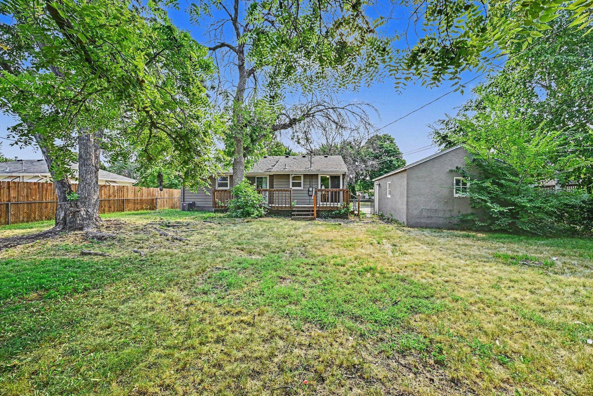 5931 Zenith Avenue N, Brooklyn Center, MN 55429 03_beyc6a6a782f133b5.jpg