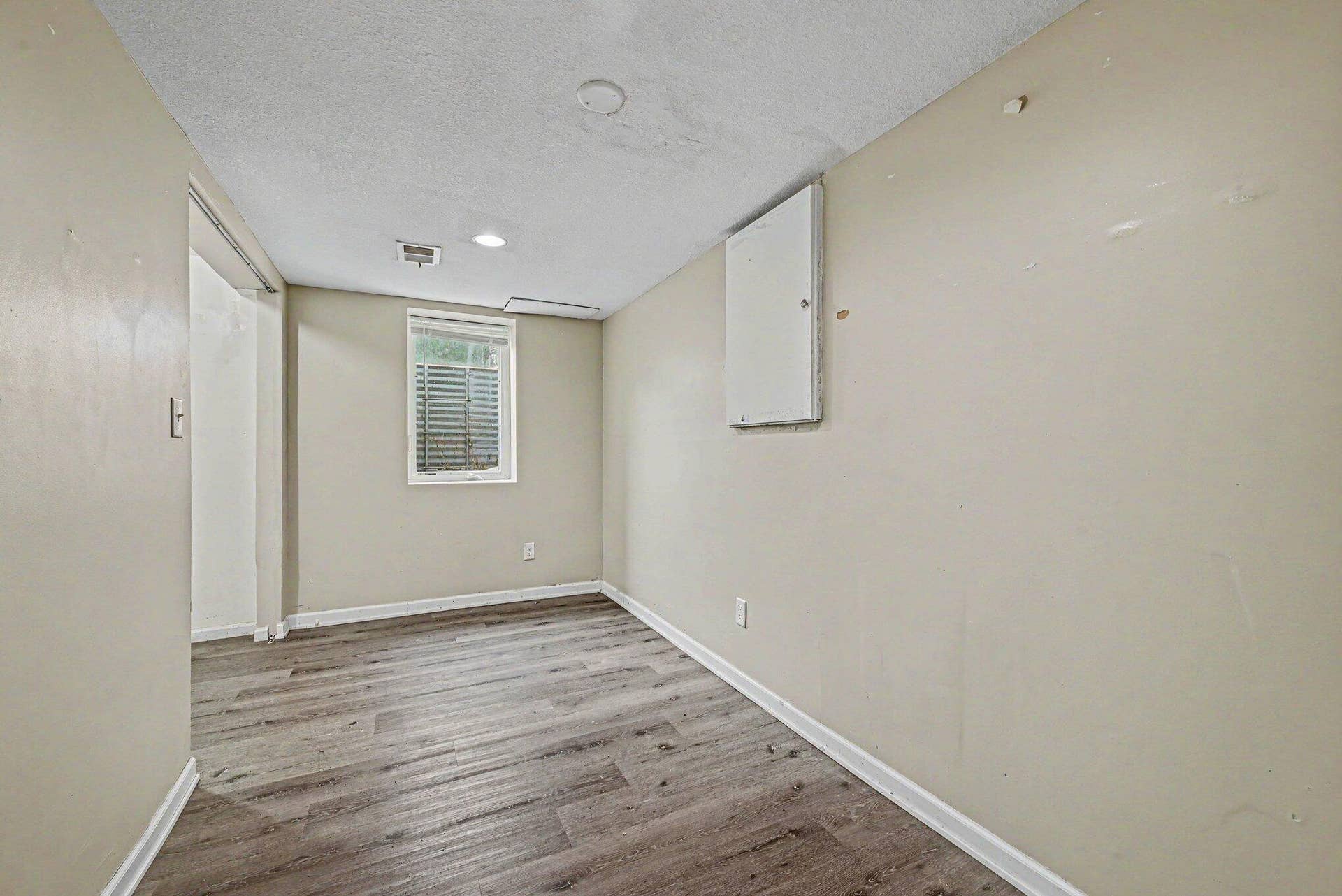 5931 Zenith Avenue N, Brooklyn Center, MN 55429 09_beyc6a6a787387648.jpg