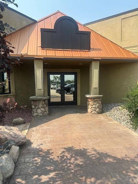 1900 Division Street W, Bemidji, MN 56601 Front of Unit with Signage.jpeg