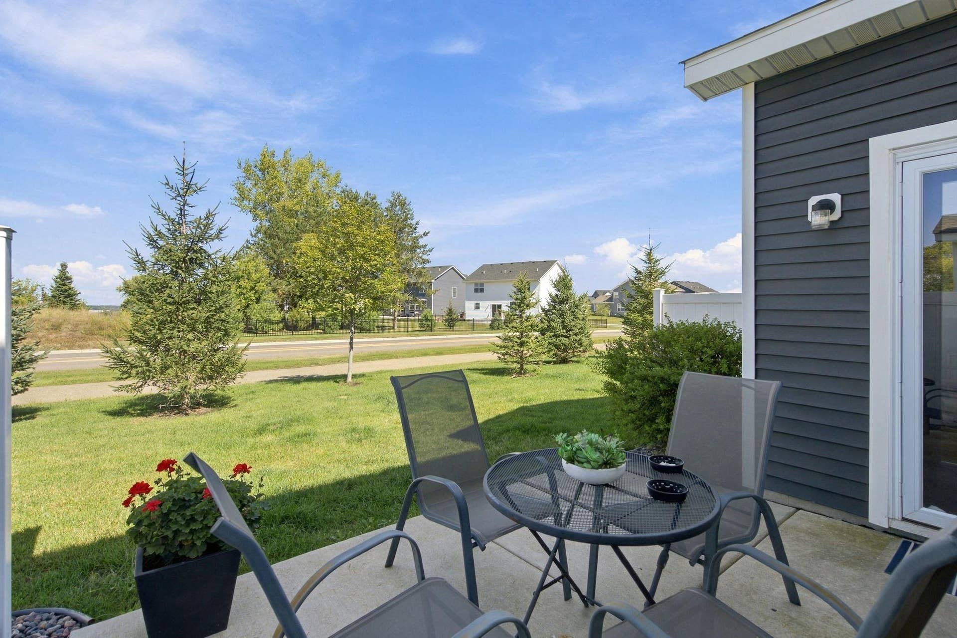 11271 Brookview Road, Woodbury, MN 55129 39-web-or-mls-044_DSC08388.jpg