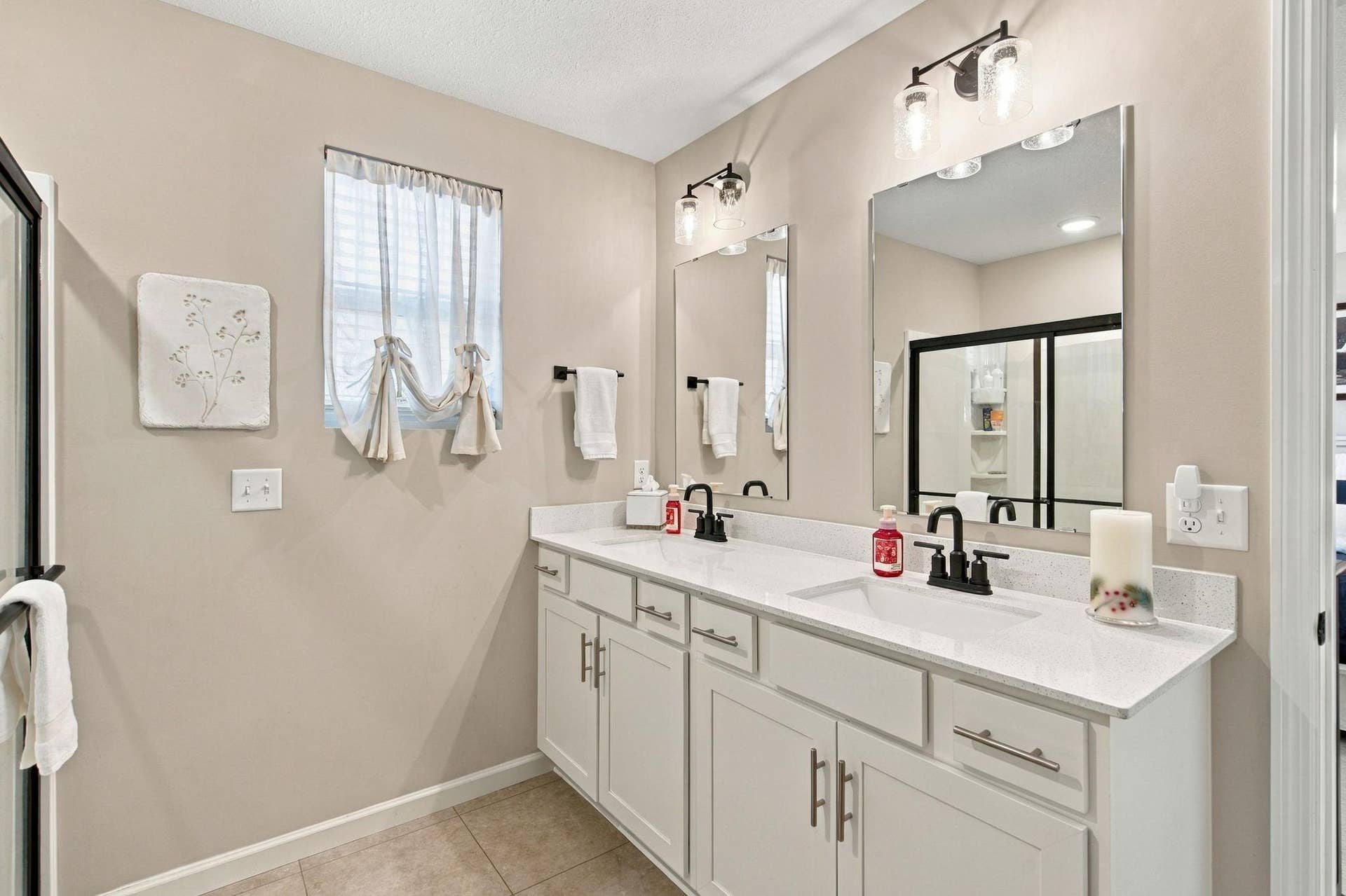 11271 Brookview Road, Woodbury, MN 55129 30-web-or-mls-037_DSC08496.jpg