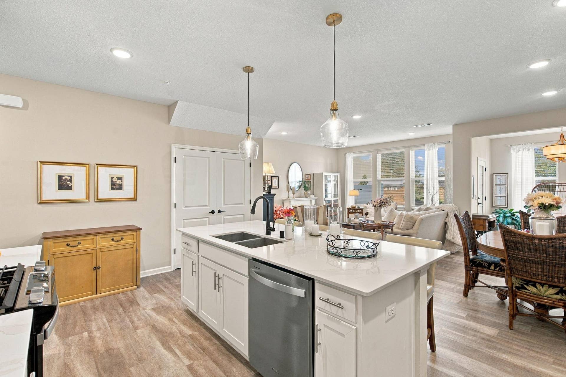11271 Brookview Road, Woodbury, MN 55129 13-web-or-mls-019_DSC08412.jpg