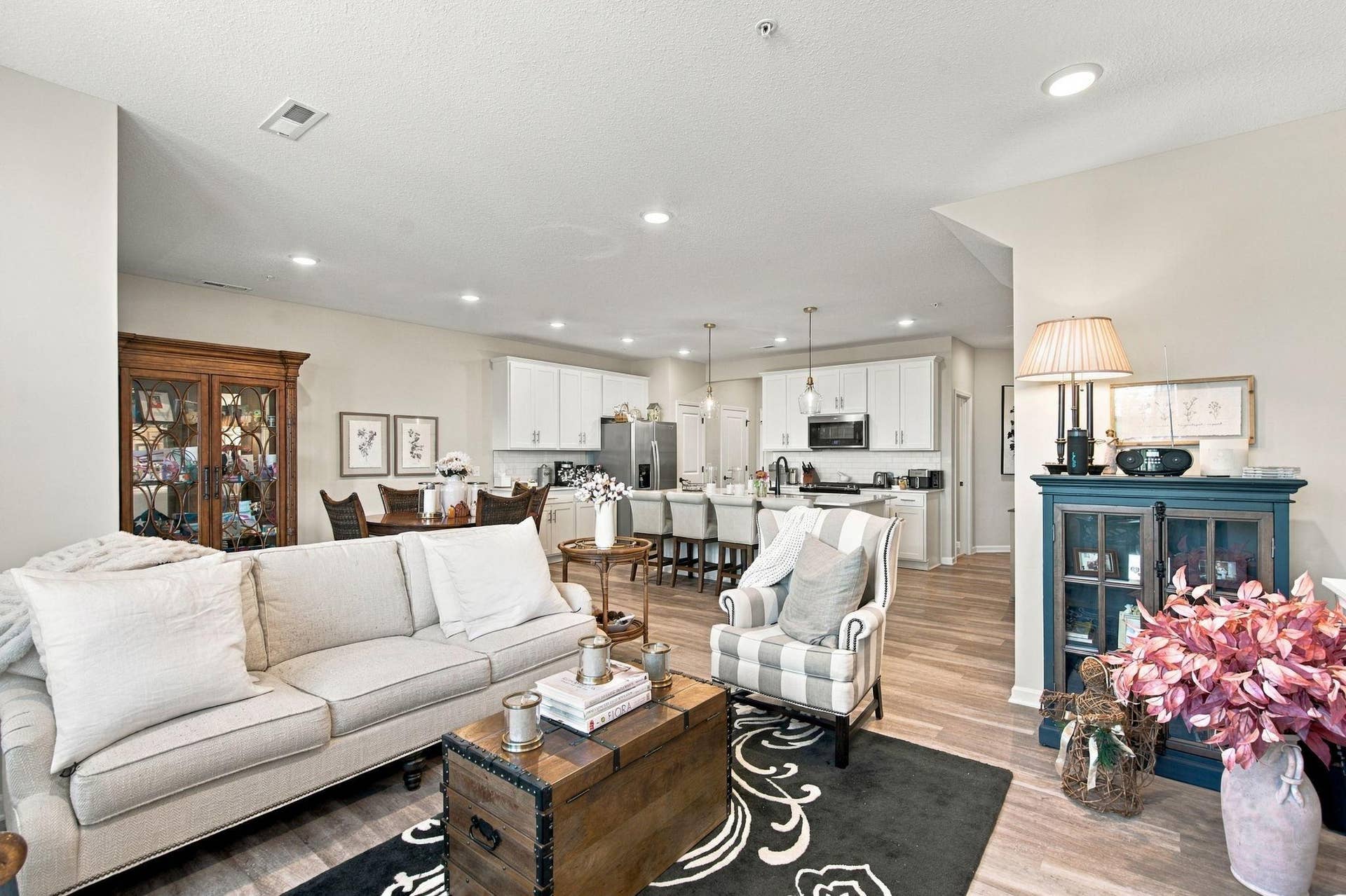 11271 Brookview Road, Woodbury, MN 55129 9-web-or-mls-015_DSC08442.jpg