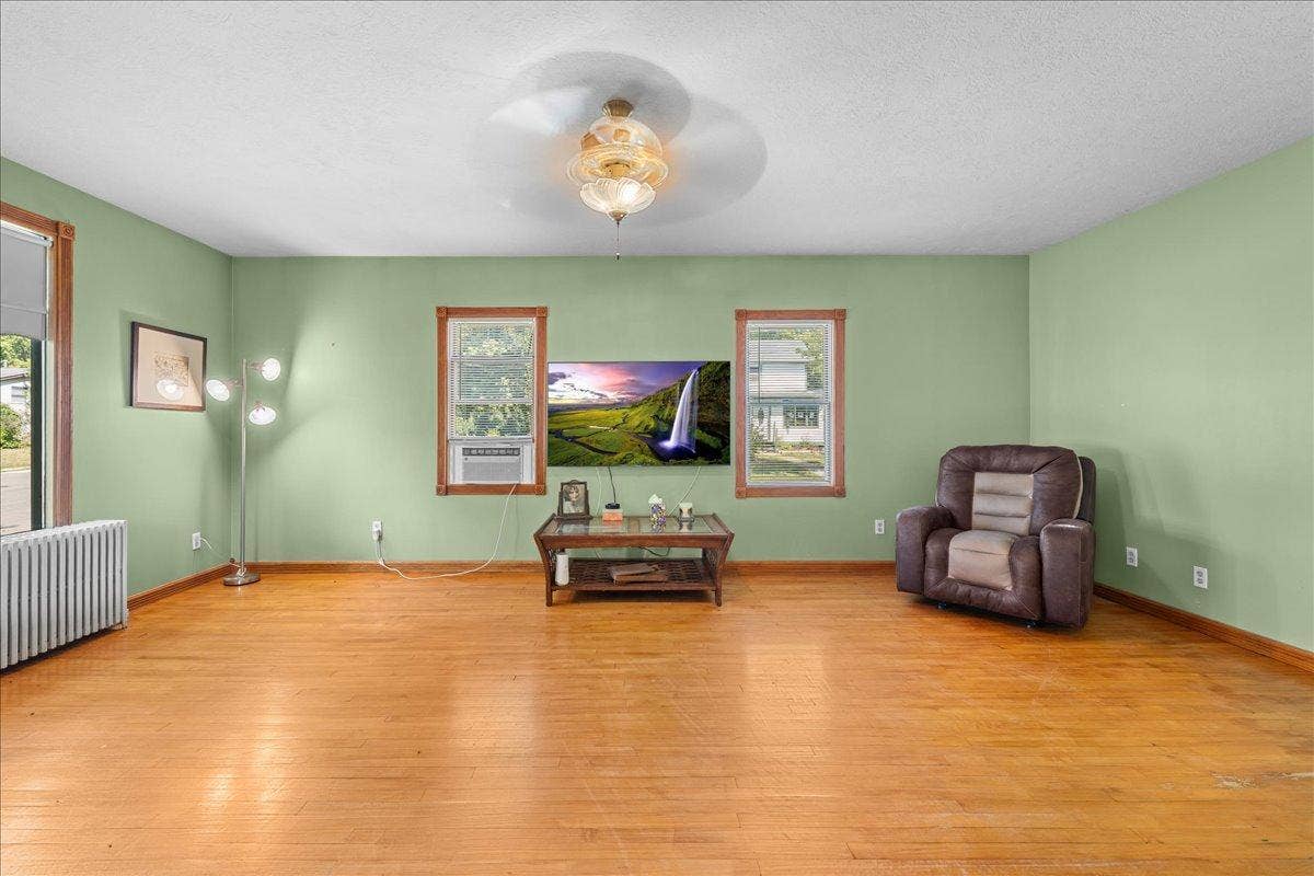 921 4th Street N, Stillwater, MN 55082
