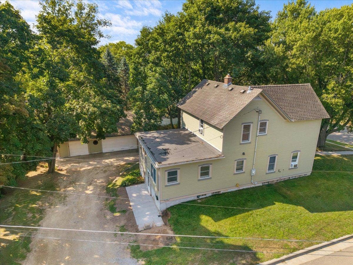 921 4th Street N, Stillwater, MN 55082