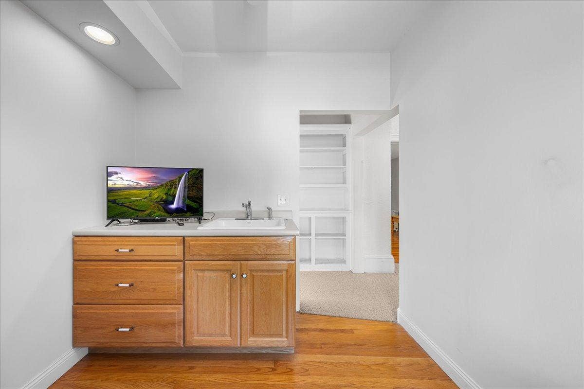 Bonus room, was used a nursery, but can also work as an office space