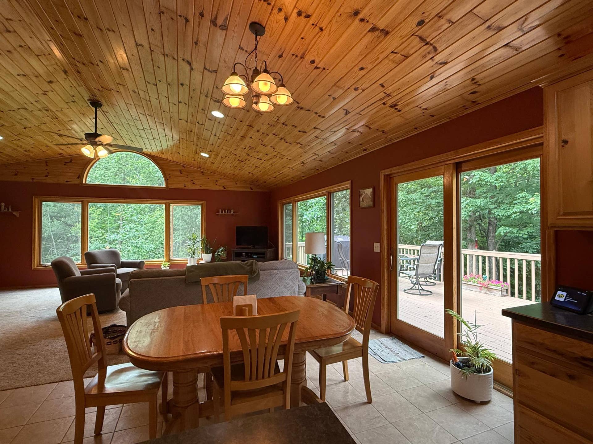 3914 Alder Street NE, Bemidji, MN 56601 Dining area