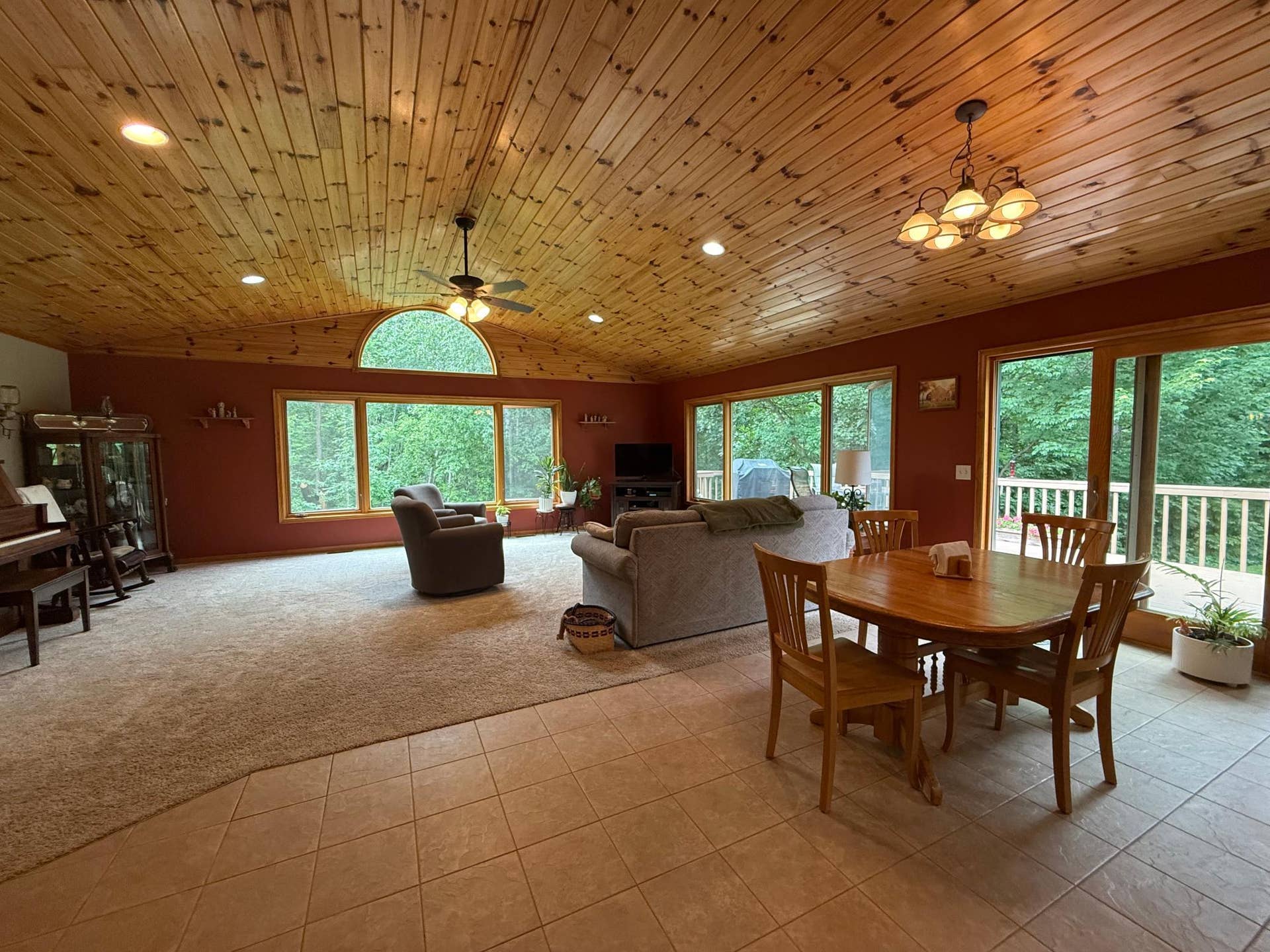 3914 Alder Street NE, Bemidji, MN 56601 Open floor plan
