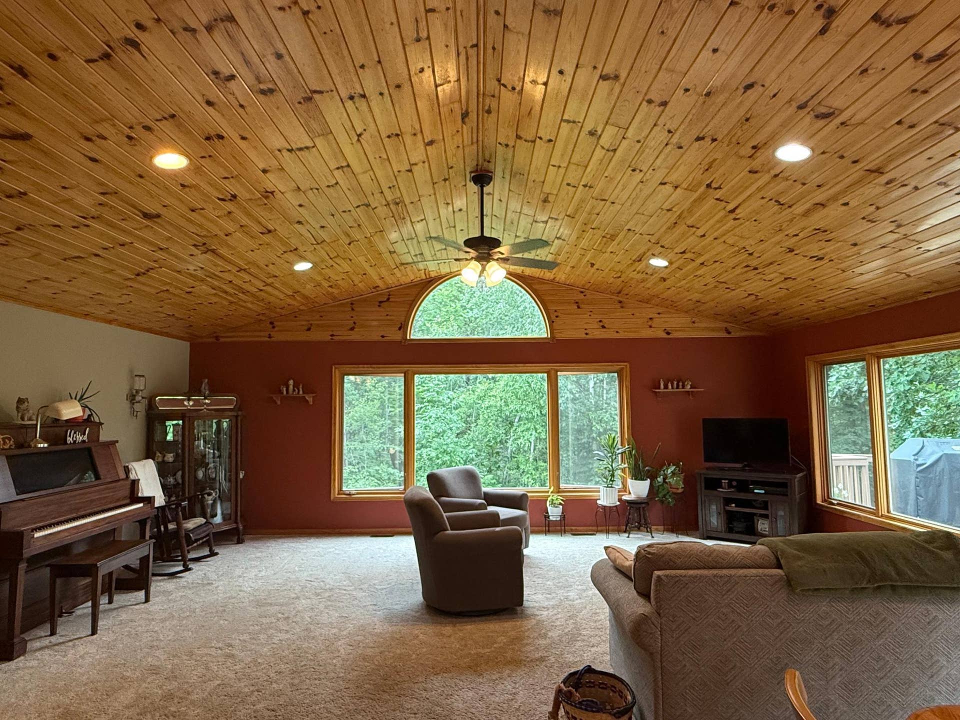 3914 Alder Street NE, Bemidji, MN 56601 Great room