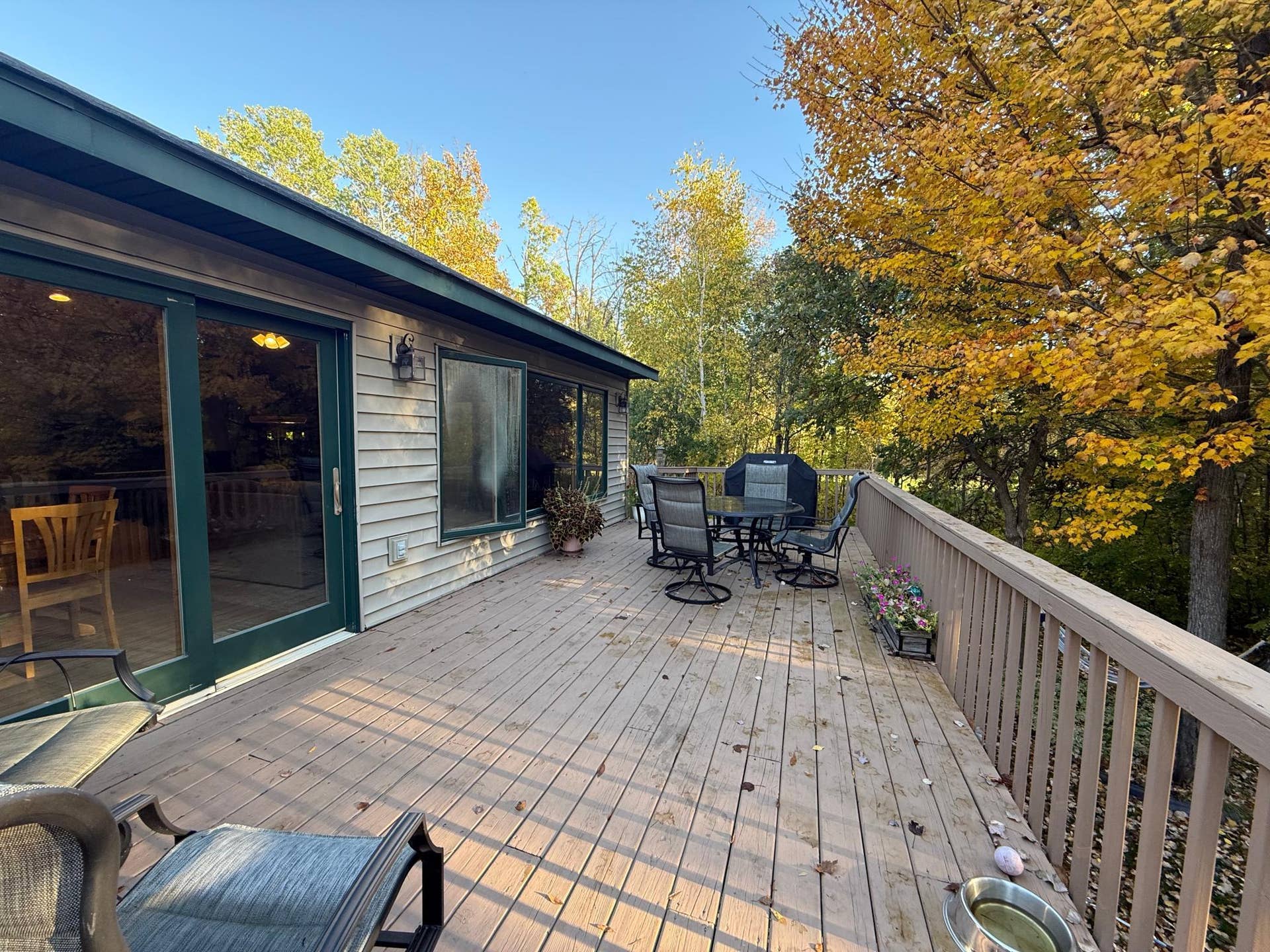3914 Alder Street NE, Bemidji, MN 56601 Deck in the fall