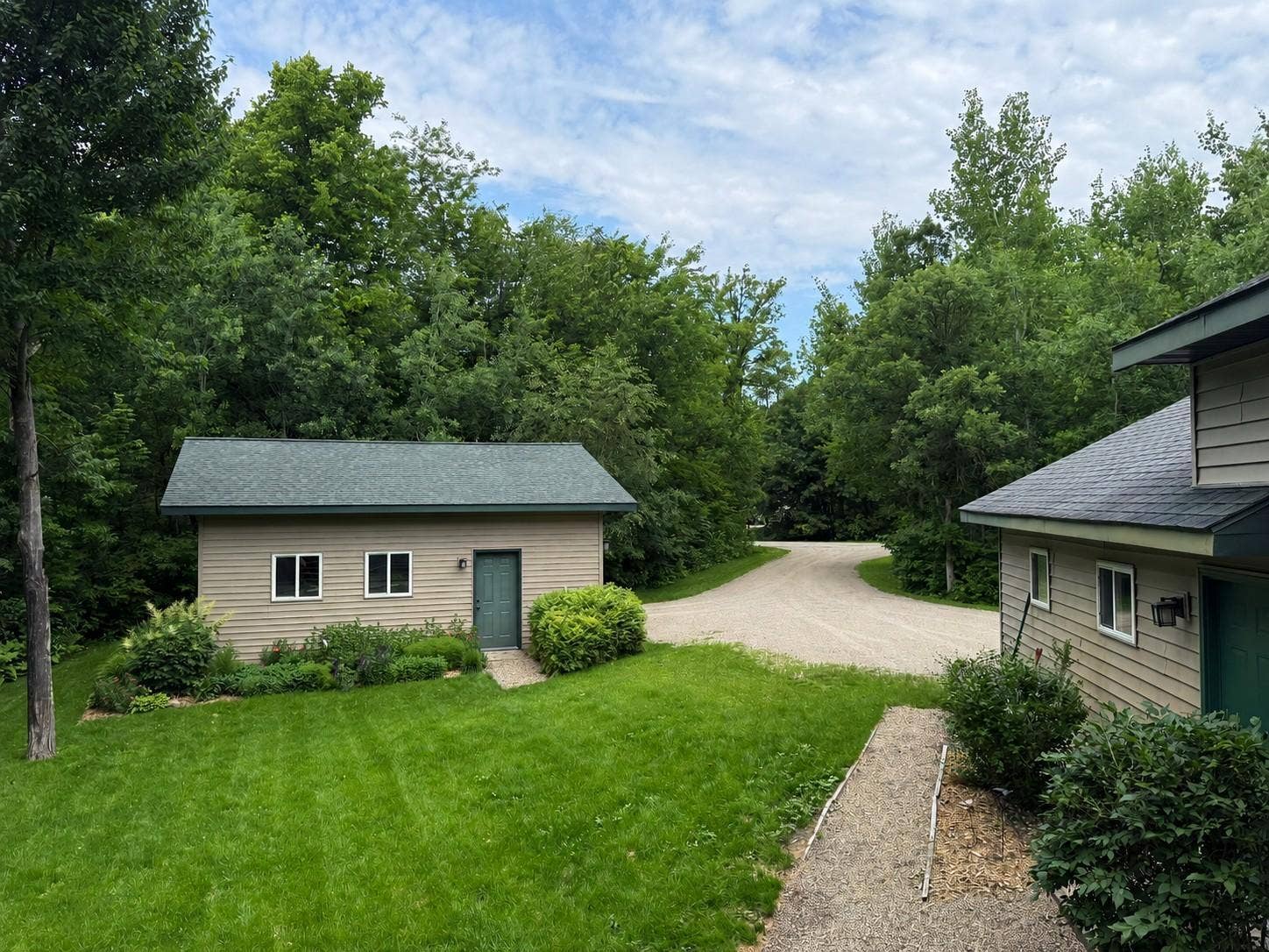 3914 Alder Street NE, Bemidji, MN 56601 Side yard