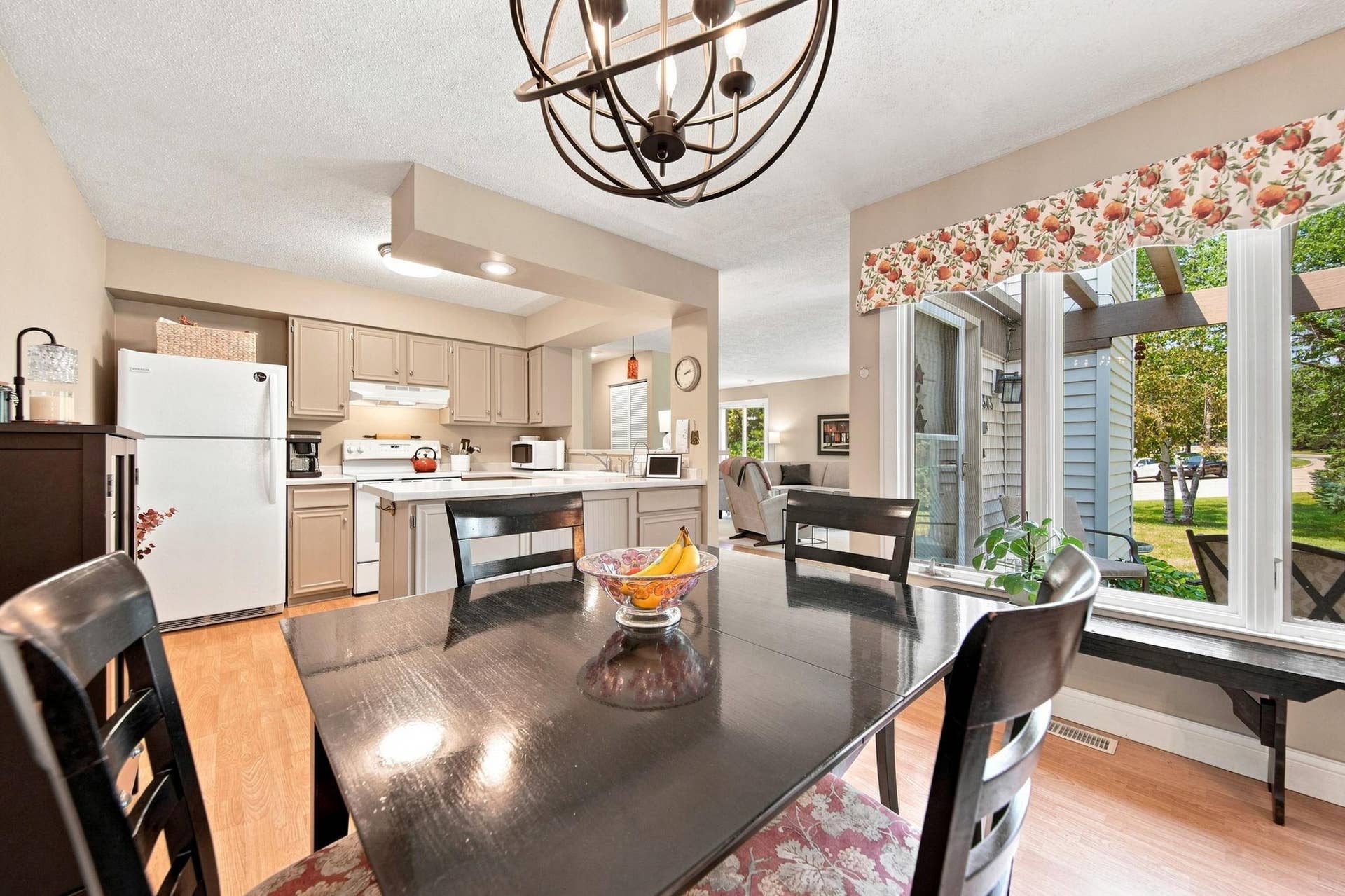 303 Elan Court, Woodbury, MN 55125 18-web-or-mls-DSC01937.jpg
