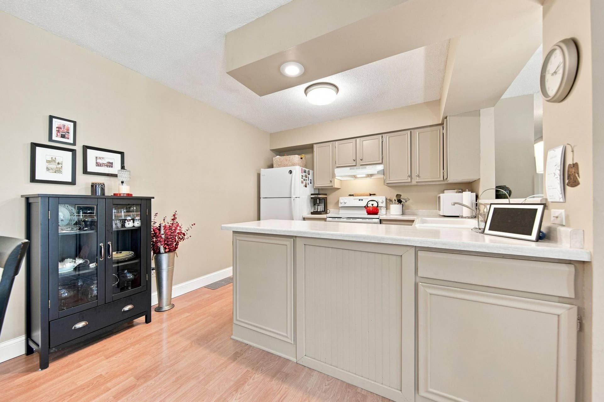 303 Elan Court, Woodbury, MN 55125 19-web-or-mls-DSC01940.jpg