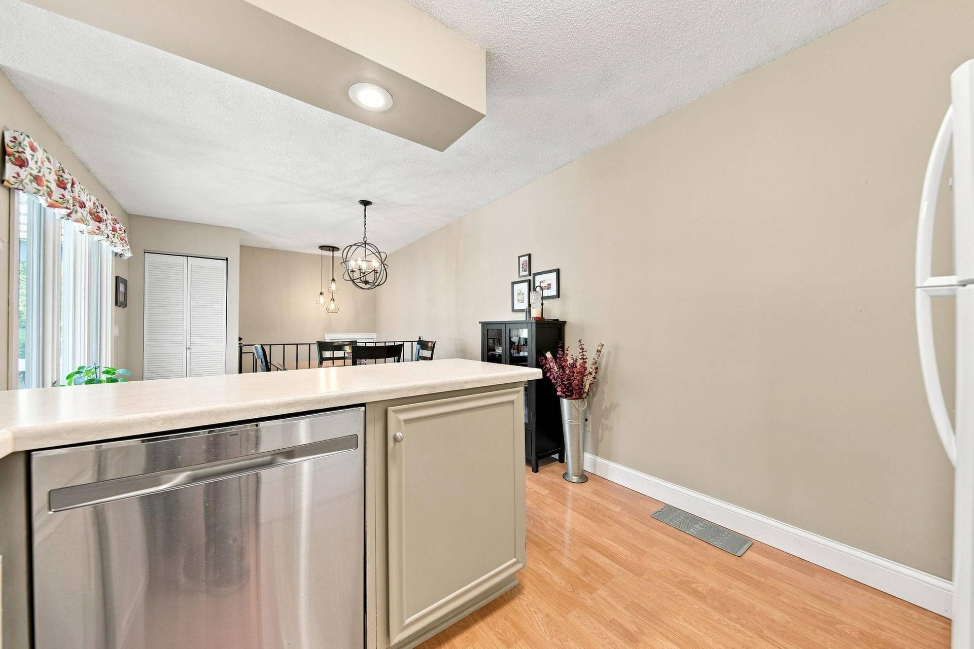 303 Elan Court, Woodbury, MN 55125 24-web-or-mls-DSC01955.jpg