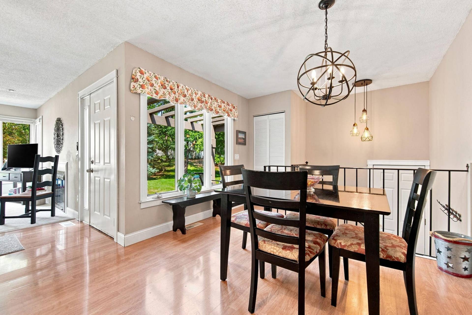 303 Elan Court, Woodbury, MN 55125 16-web-or-mls-DSC01931_with_tv.jpg