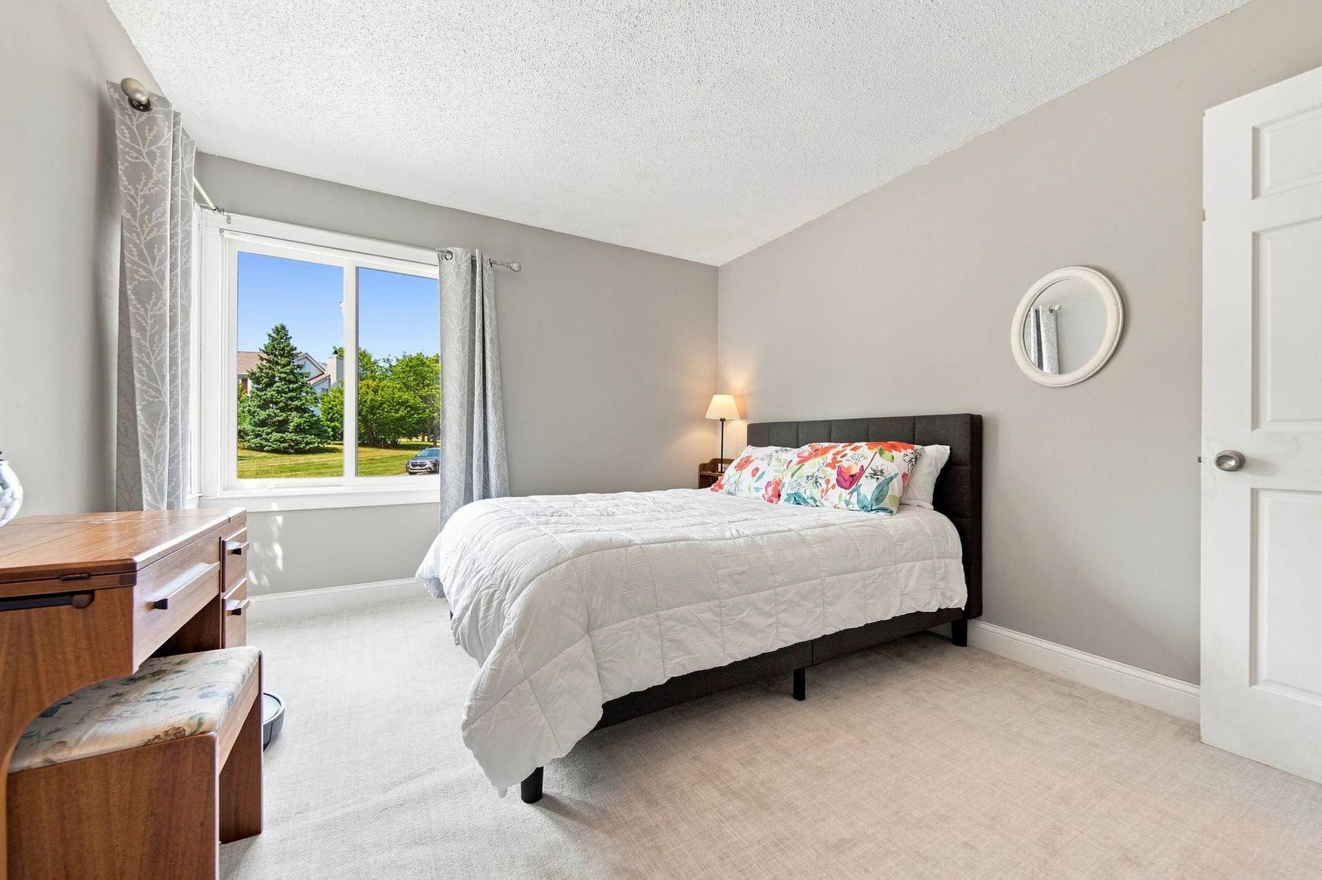 303 Elan Court, Woodbury, MN 55125 32-web-or-mls-DSC01895.jpg