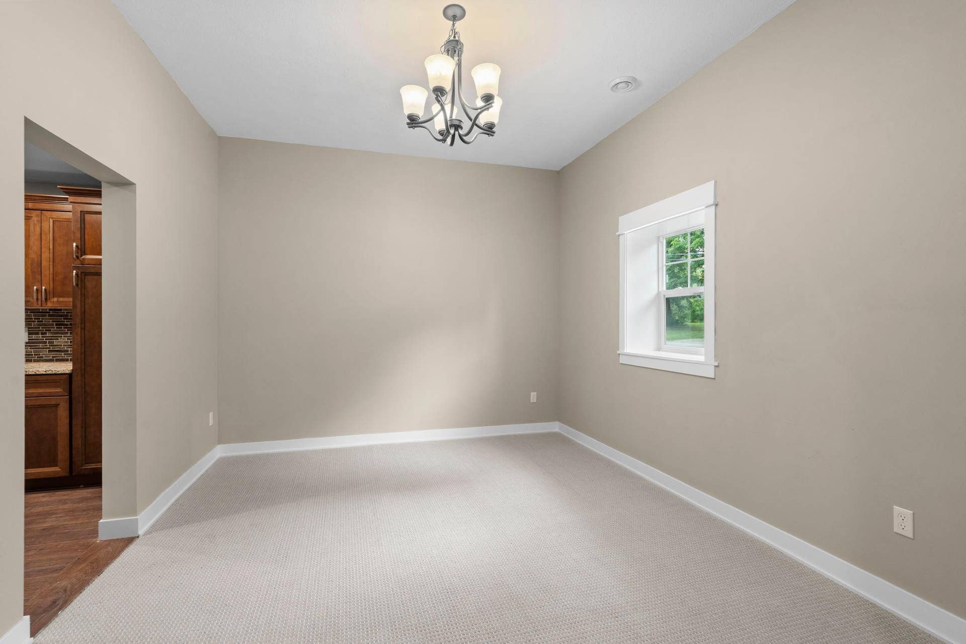 19-web-or-mls-5160 Bald Eagle Ave-169.jpg